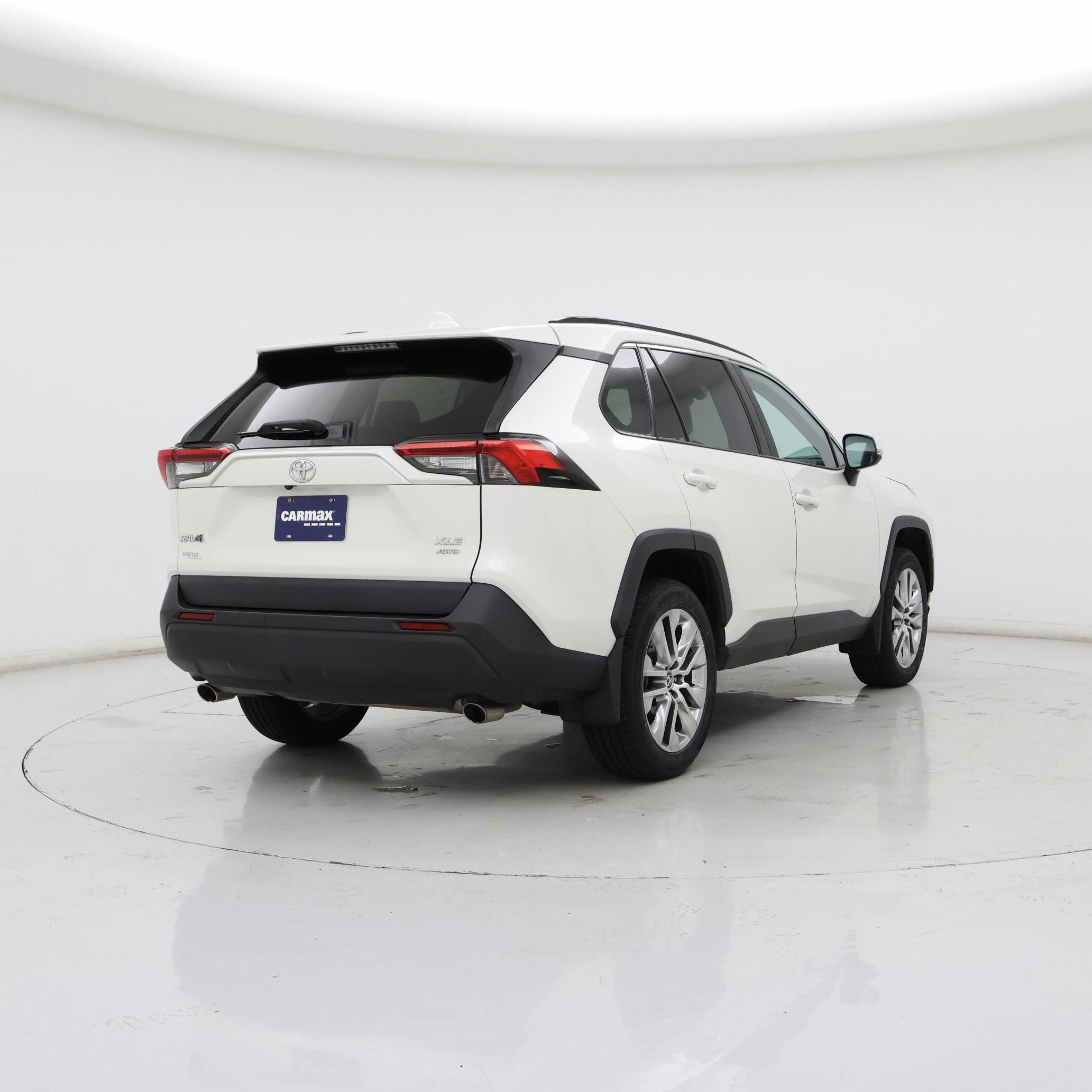 Thumbnail: 2021 Toyota RAV4 - 8