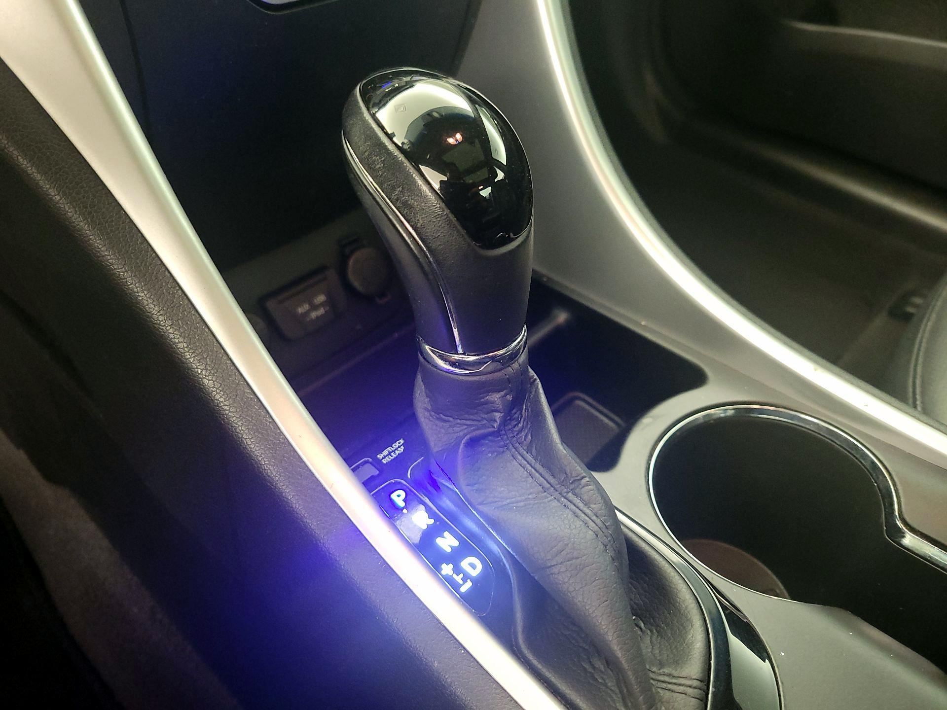 Thumbnail: 2013 Hyundai Sonata - 18