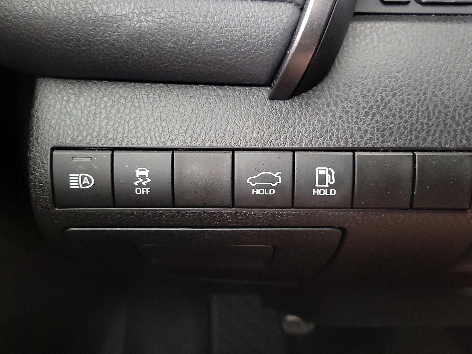 Thumbnail: 2019 Toyota Camry - 13
