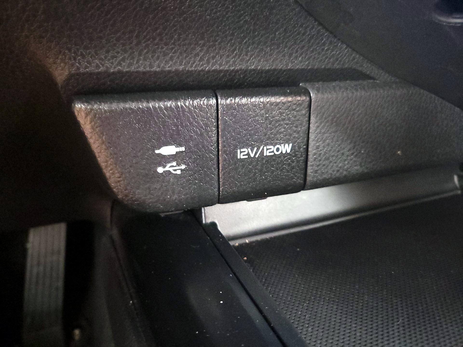 Thumbnail: 2019 Toyota Camry - 18
