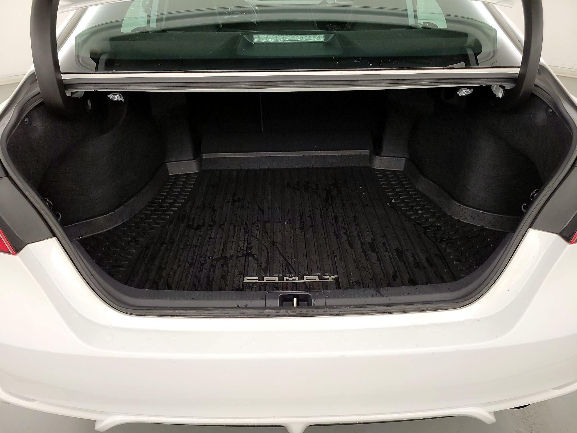 Thumbnail: 2019 Toyota Camry - 20