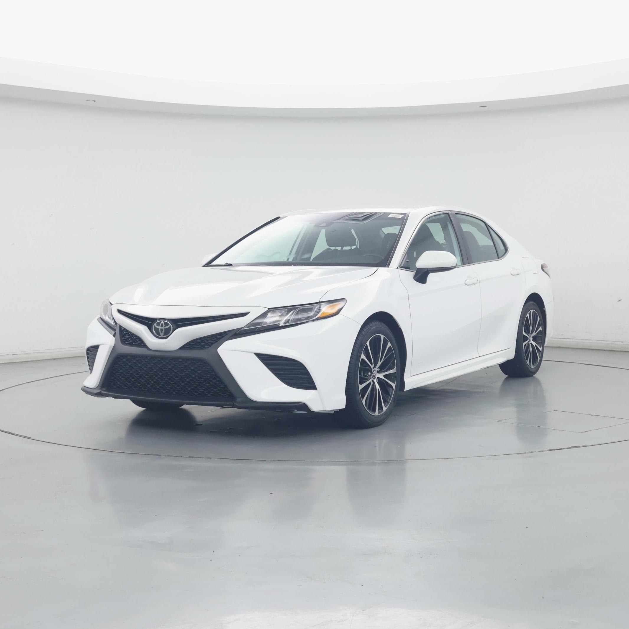 Thumbnail: 2019 Toyota Camry - 4