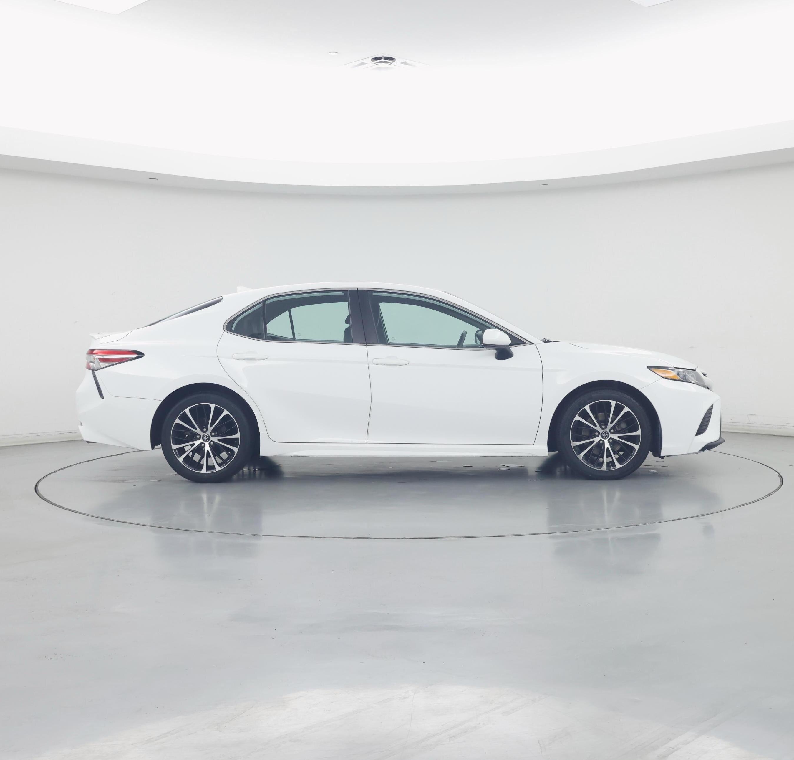 Thumbnail: 2019 Toyota Camry - 7