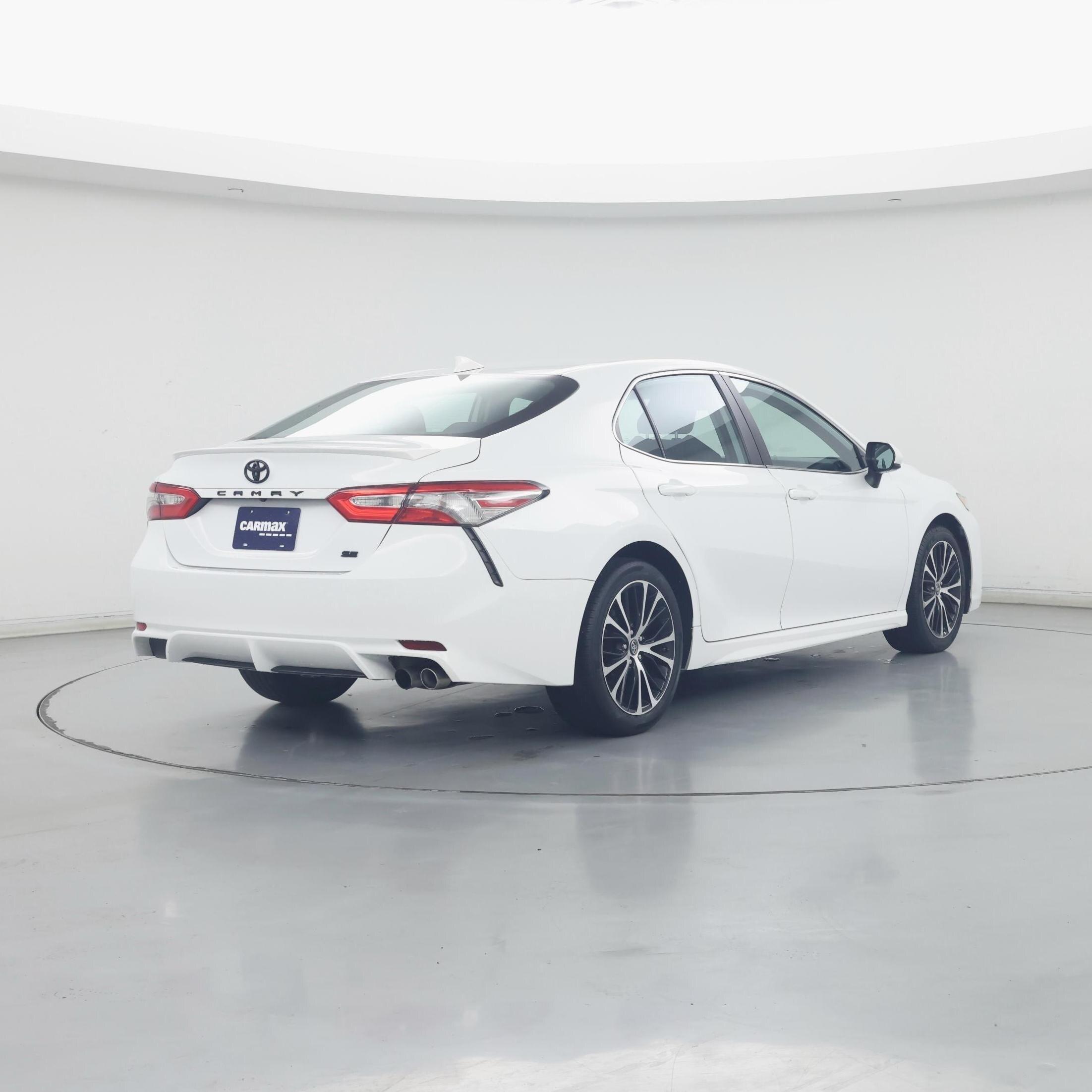 Thumbnail: 2019 Toyota Camry - 8