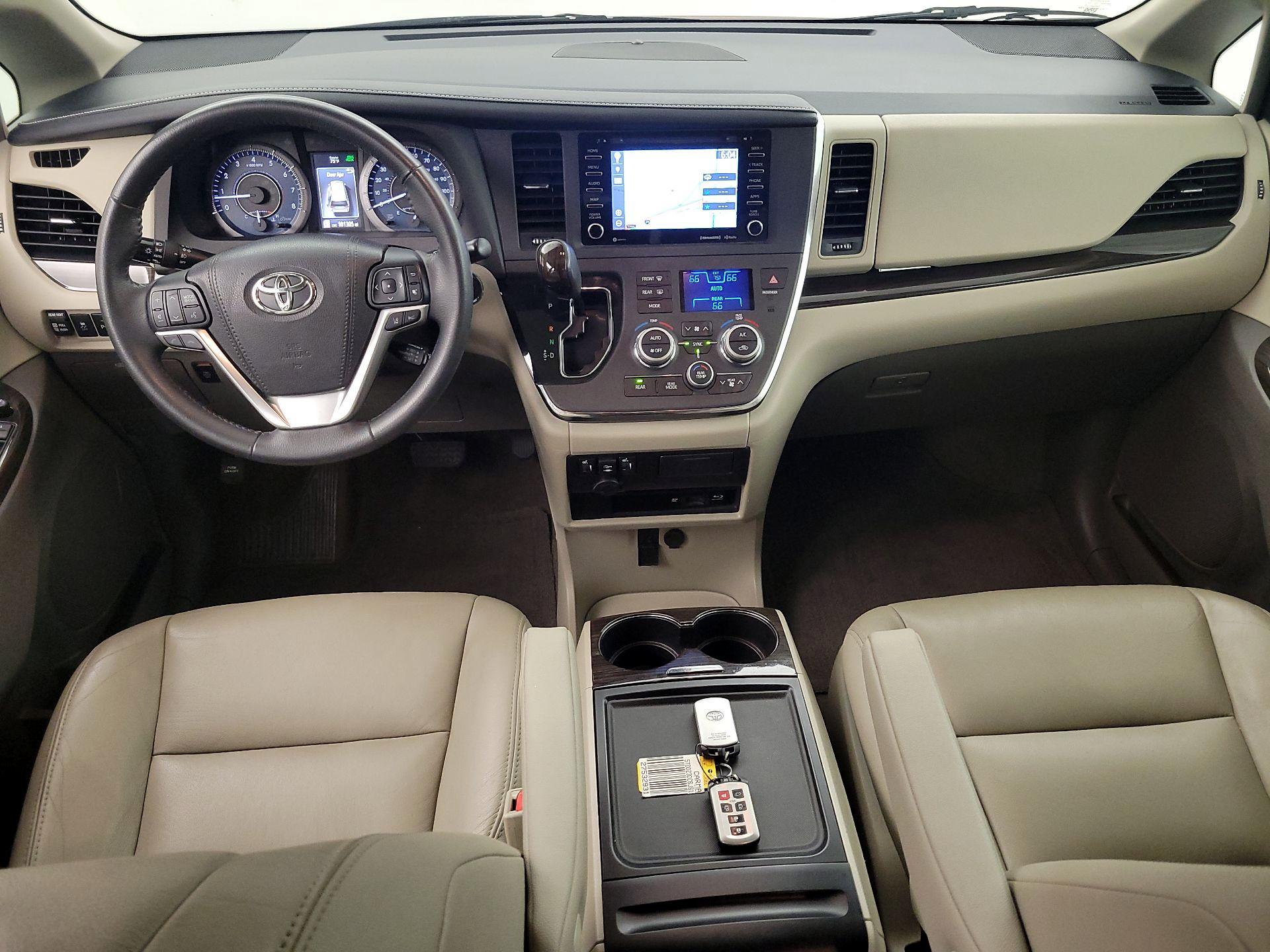 Thumbnail: 2018 Toyota Sienna - 9
