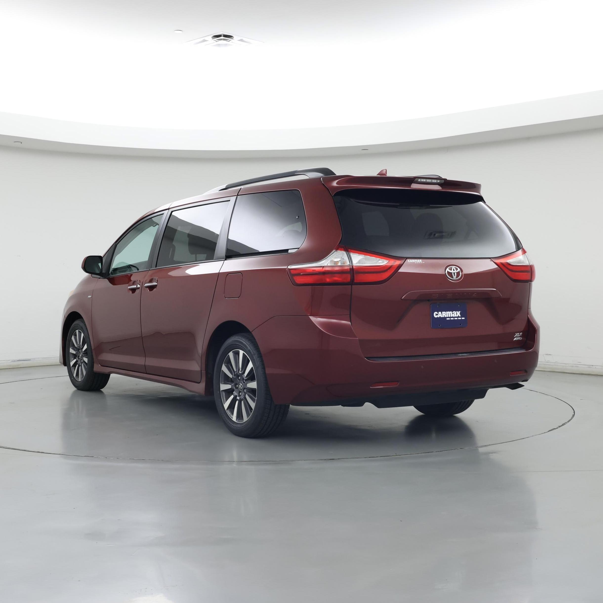 Thumbnail: 2018 Toyota Sienna - 2
