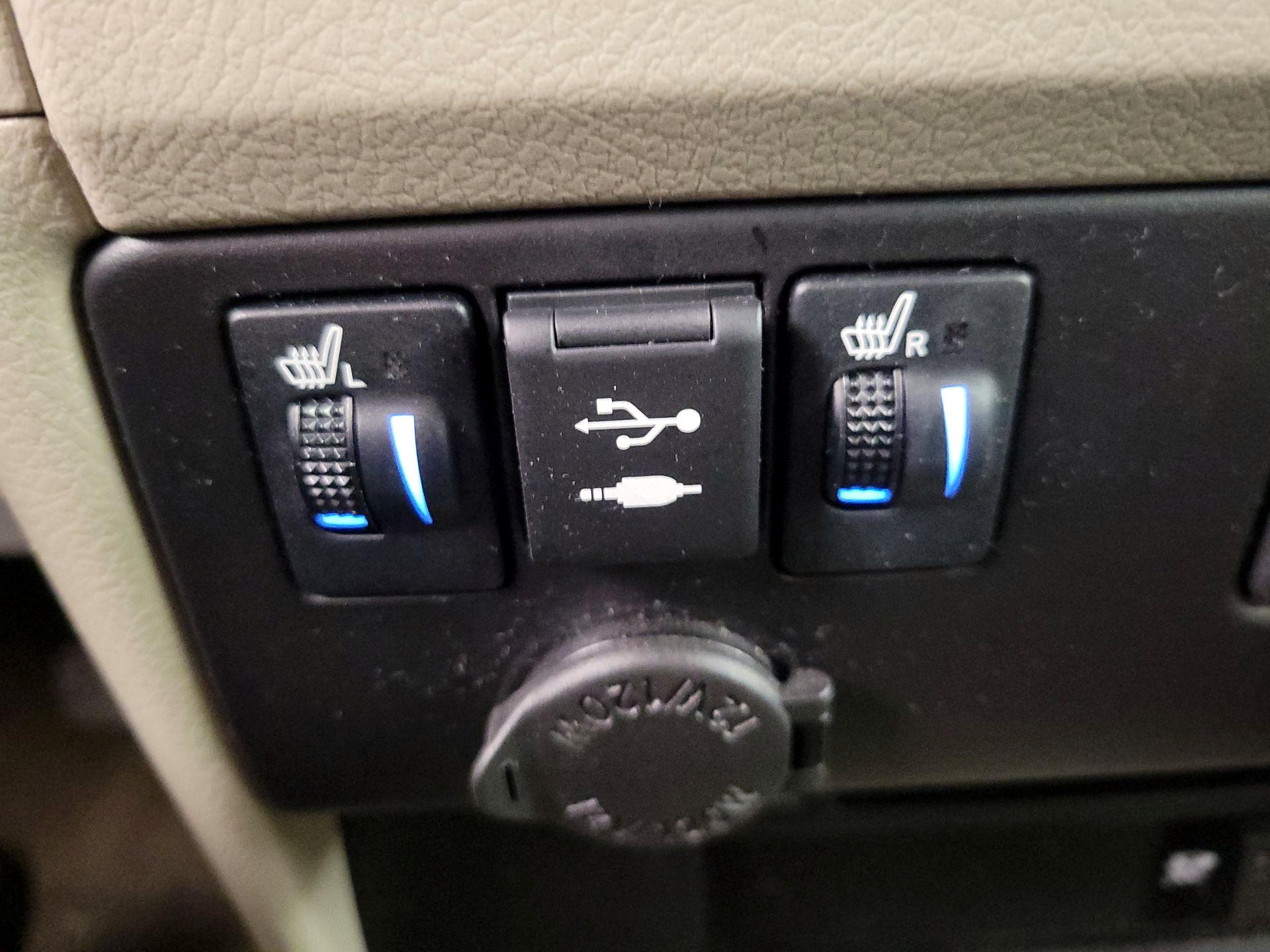 Thumbnail: 2018 Toyota Sienna - 19