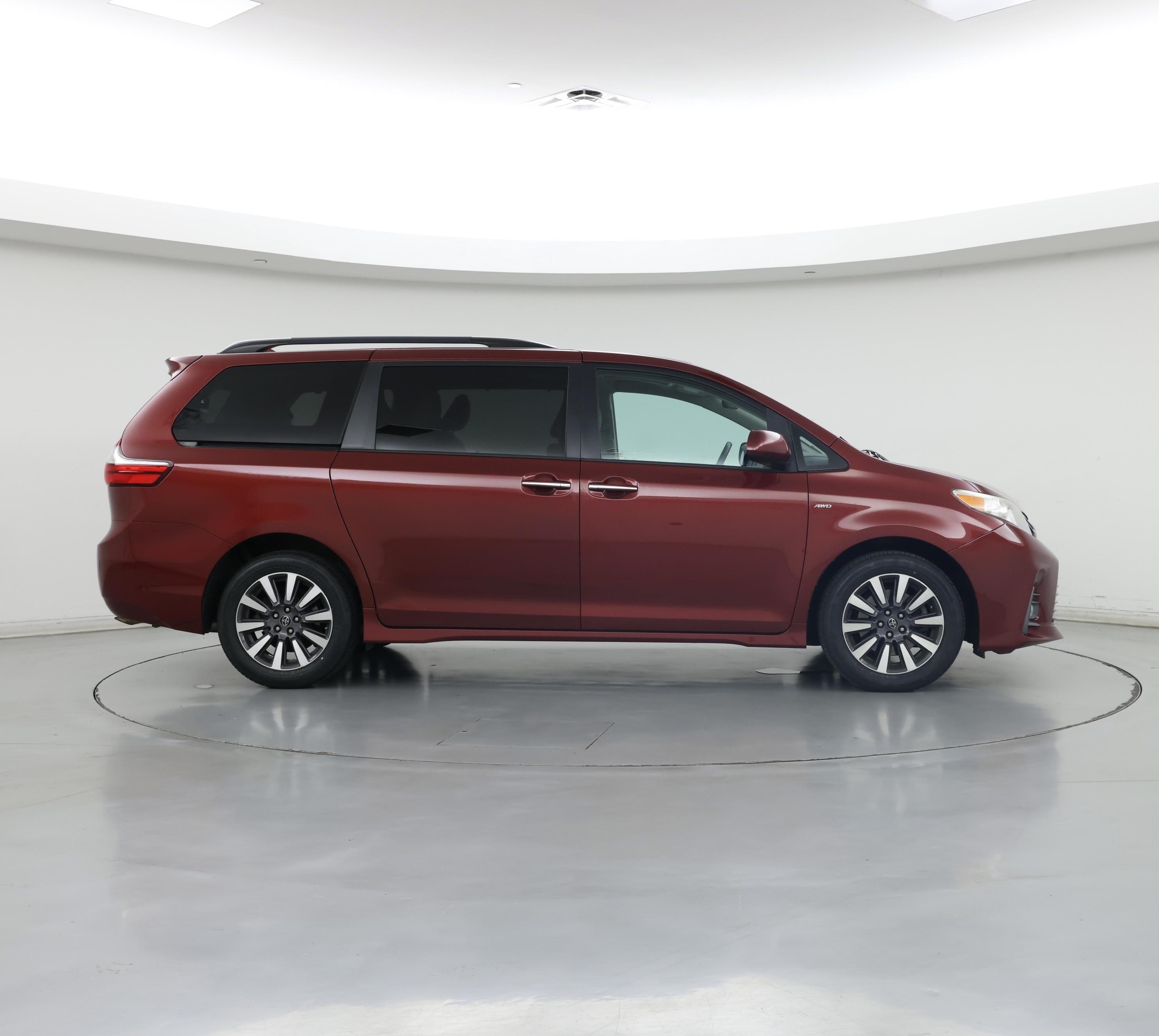 Thumbnail: 2018 Toyota Sienna - 7