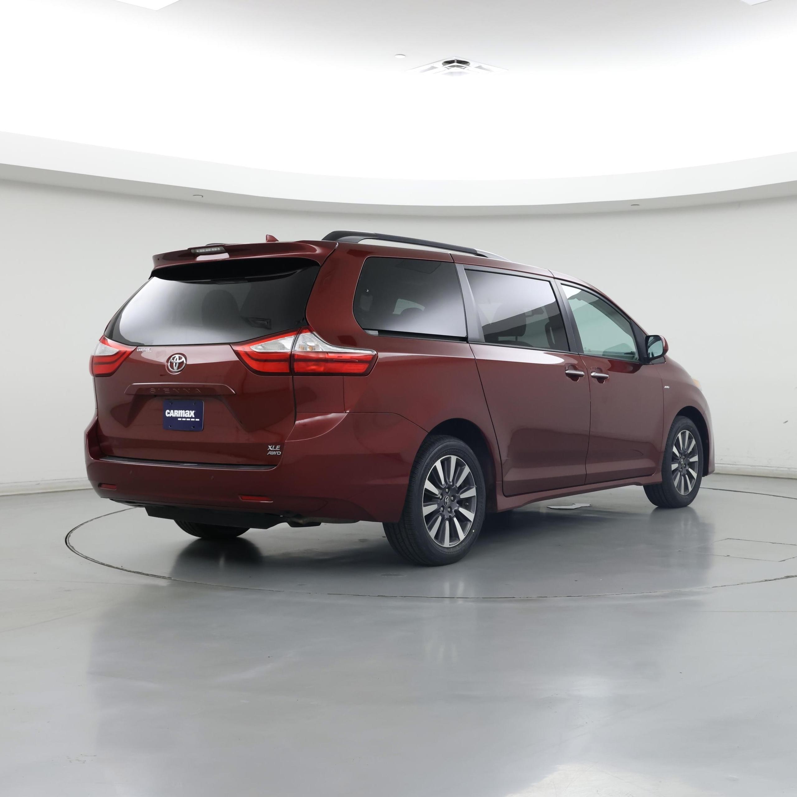 Thumbnail: 2018 Toyota Sienna - 8
