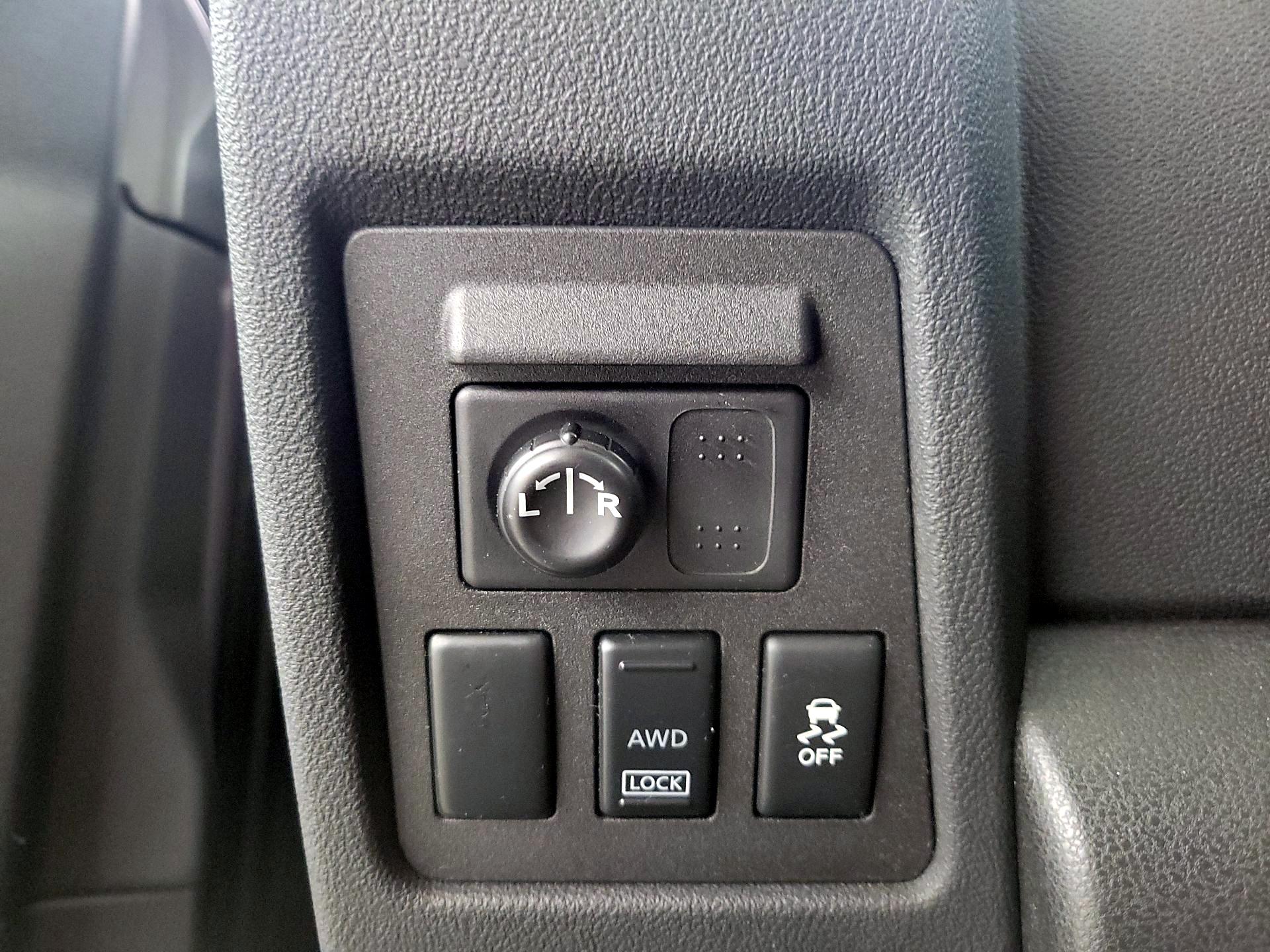 Thumbnail: 2014 Nissan Rogue - 13