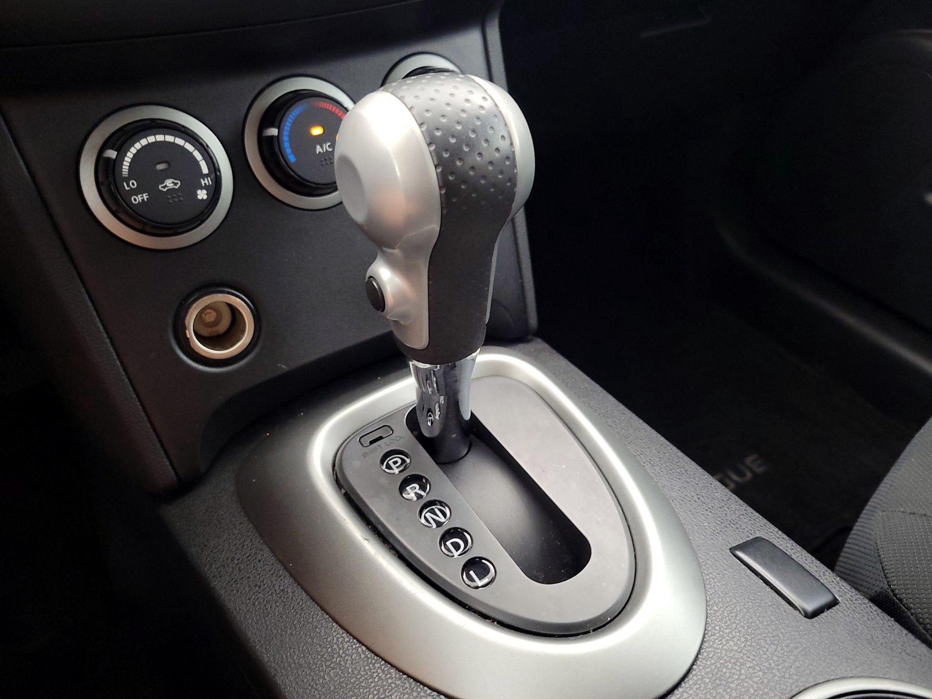 Thumbnail: 2014 Nissan Rogue - 17