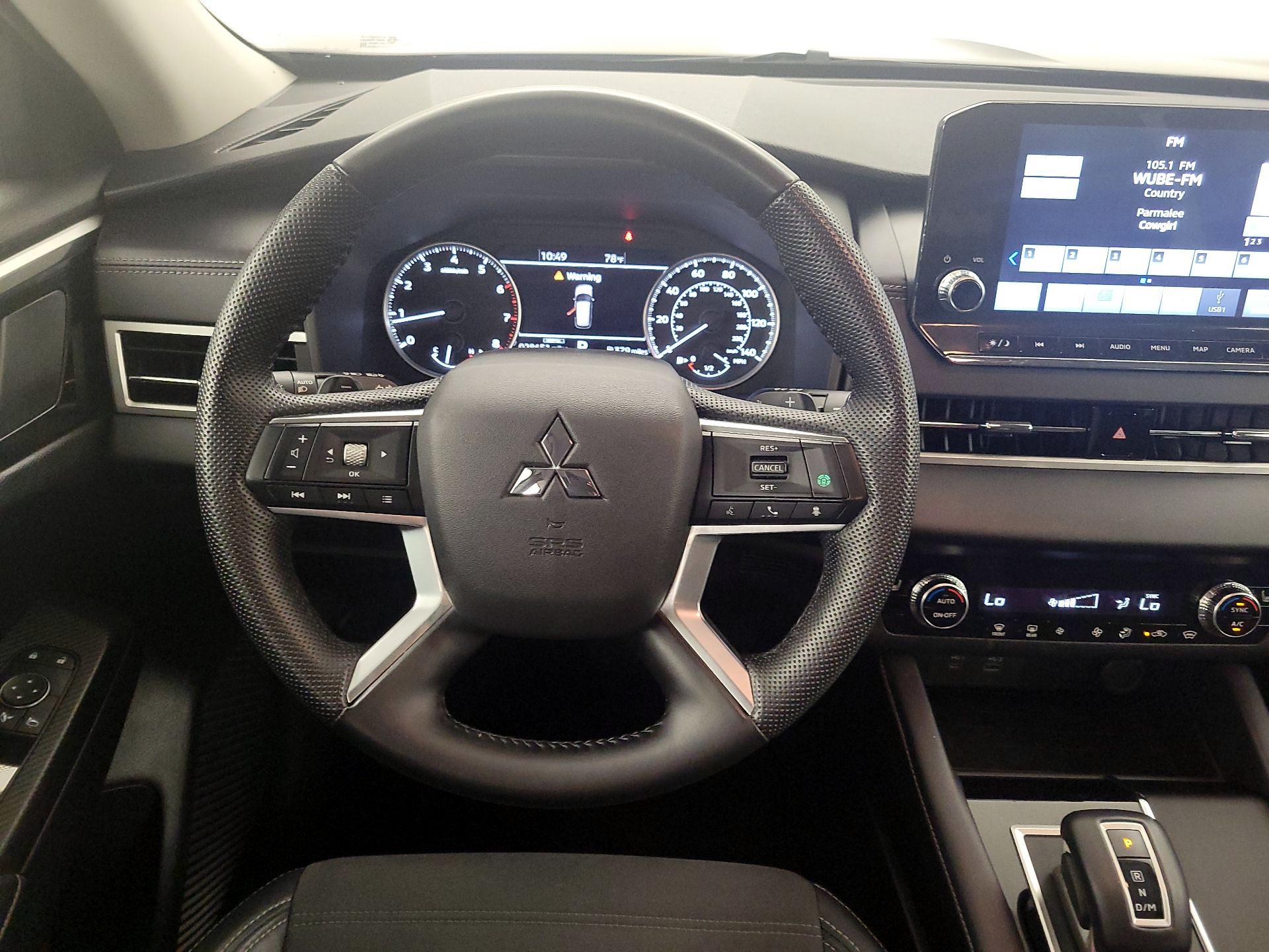 Thumbnail: 2023 Mitsubishi Outlander - 10