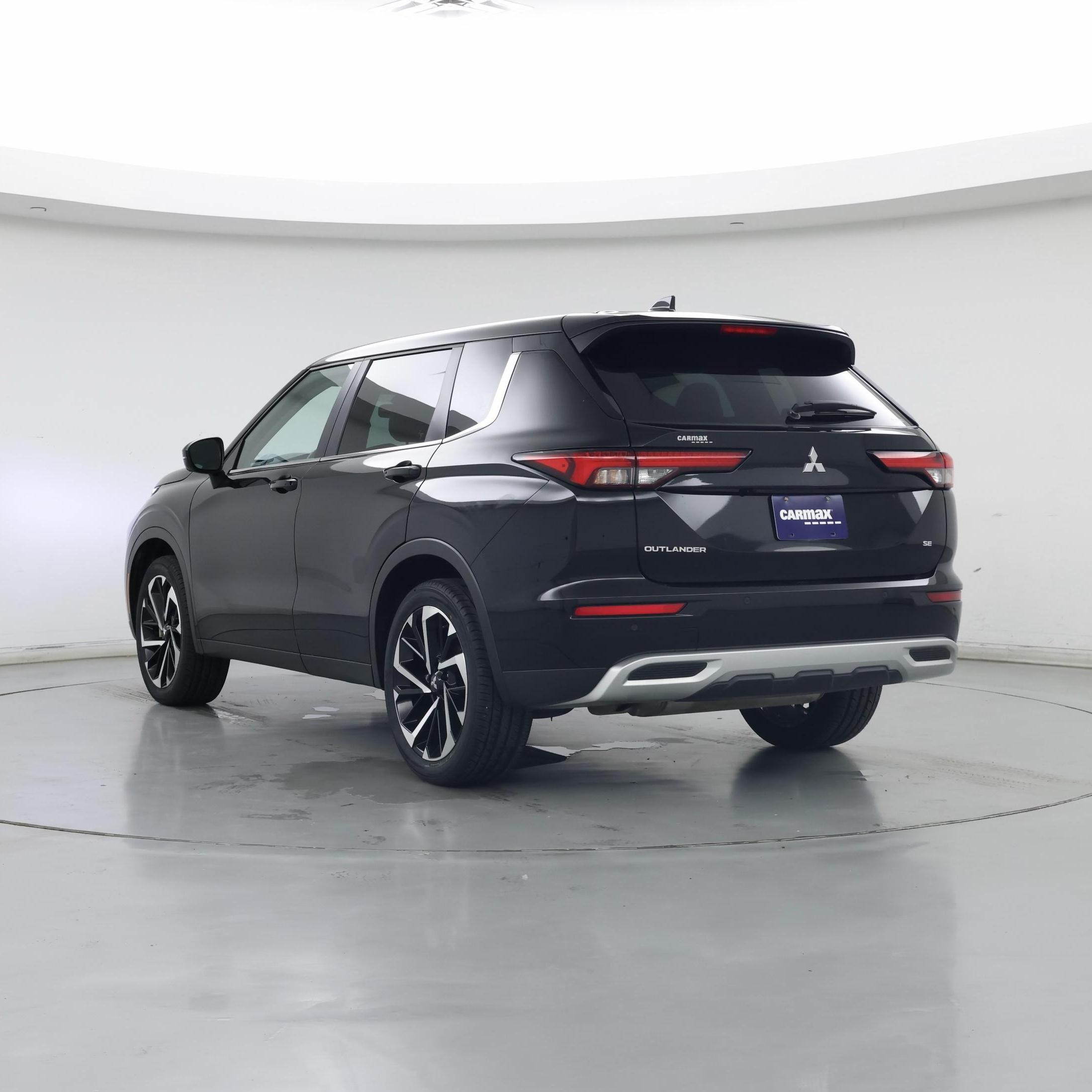 Thumbnail: 2023 Mitsubishi Outlander - 2