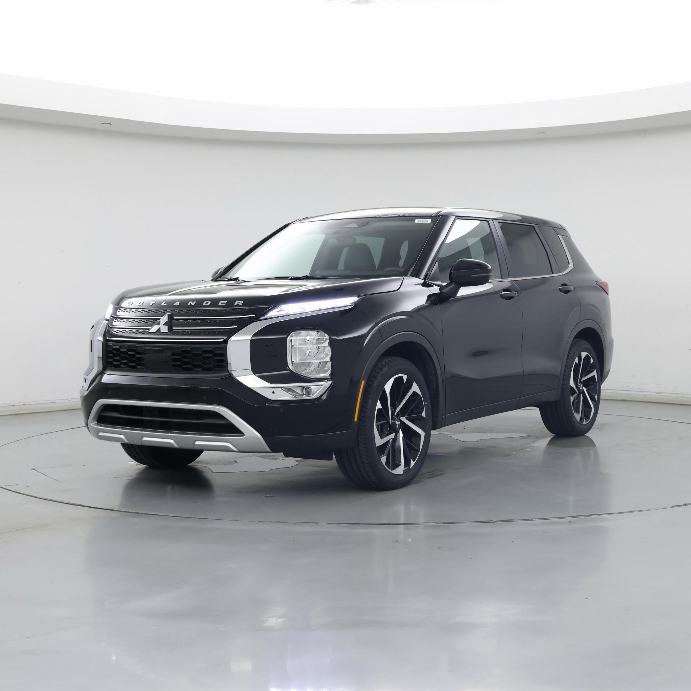 Thumbnail: 2023 Mitsubishi Outlander - 4