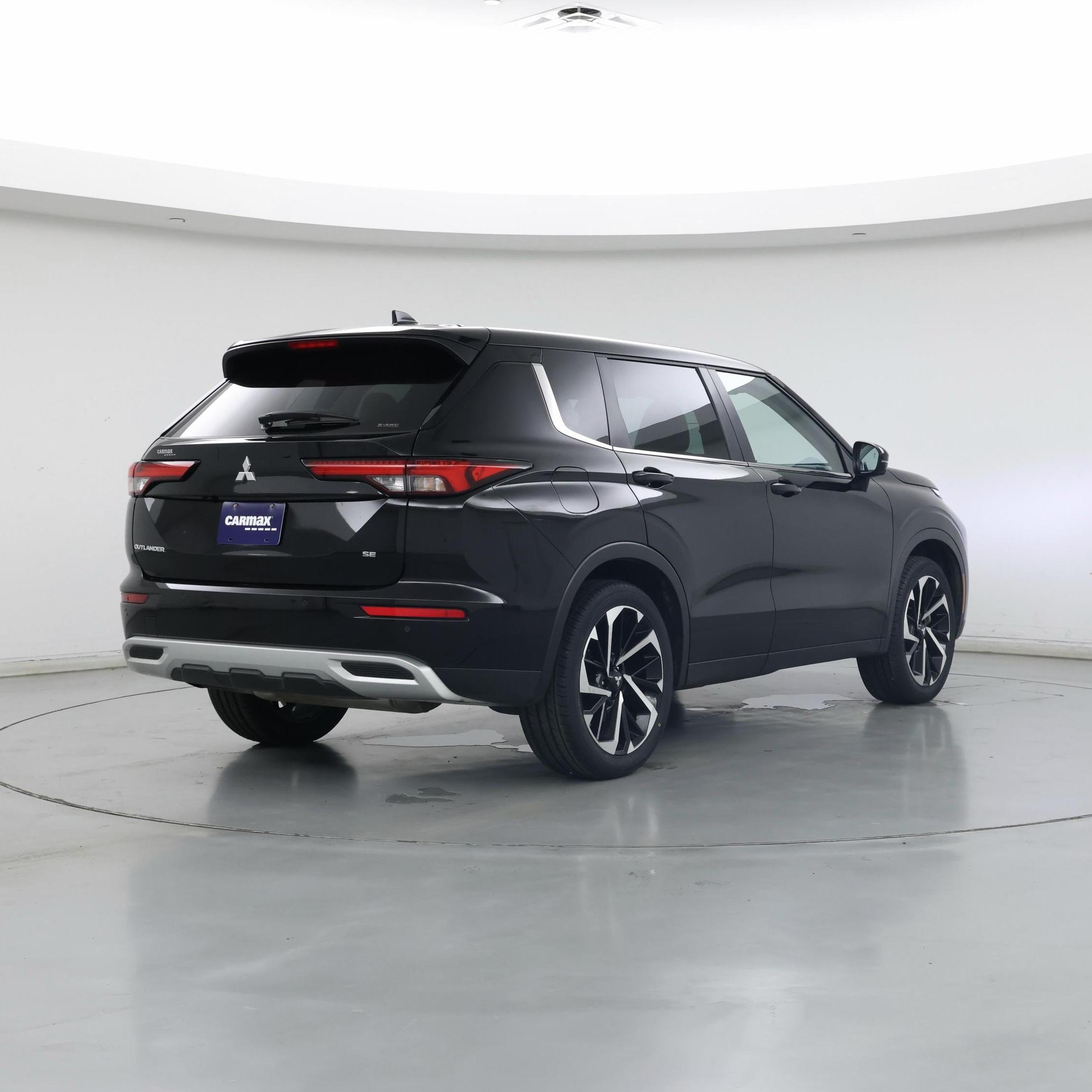 Thumbnail: 2023 Mitsubishi Outlander - 8