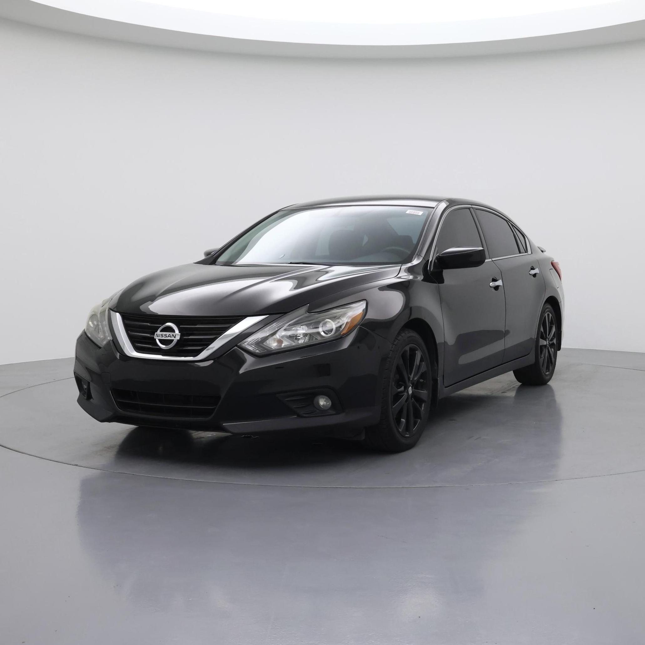 Thumbnail: 2017 Nissan Altima - 4