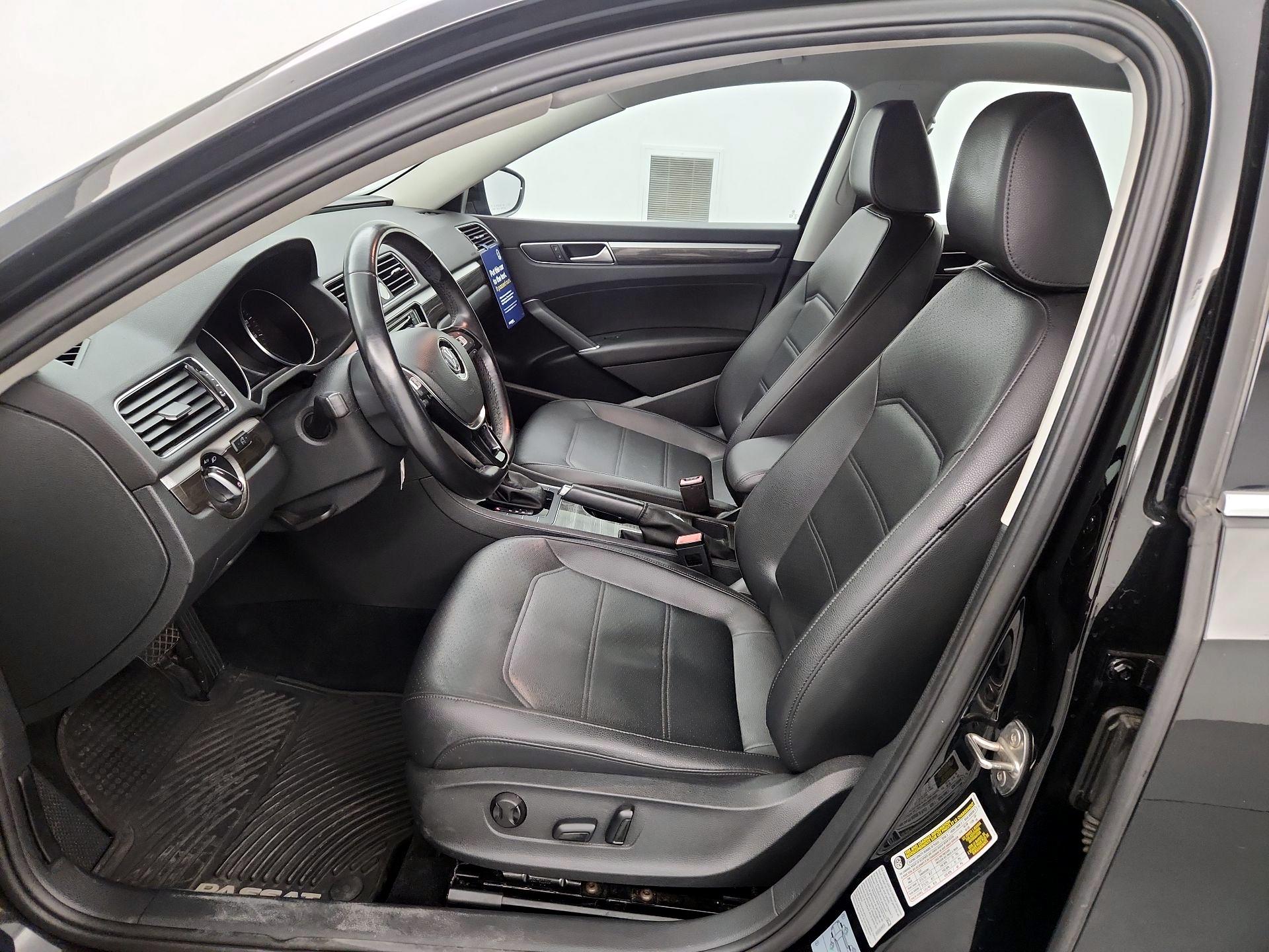 Thumbnail: 2016 Volkswagen Passat - 11