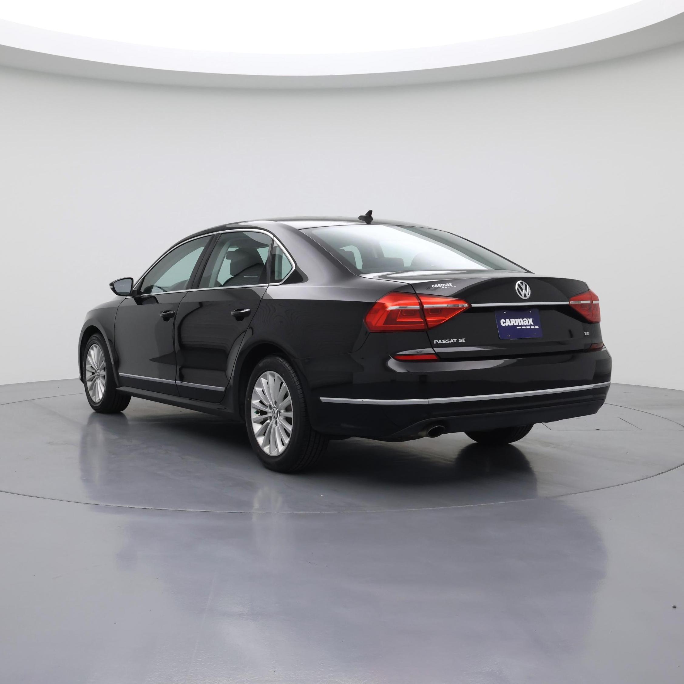 Thumbnail: 2016 Volkswagen Passat - 2