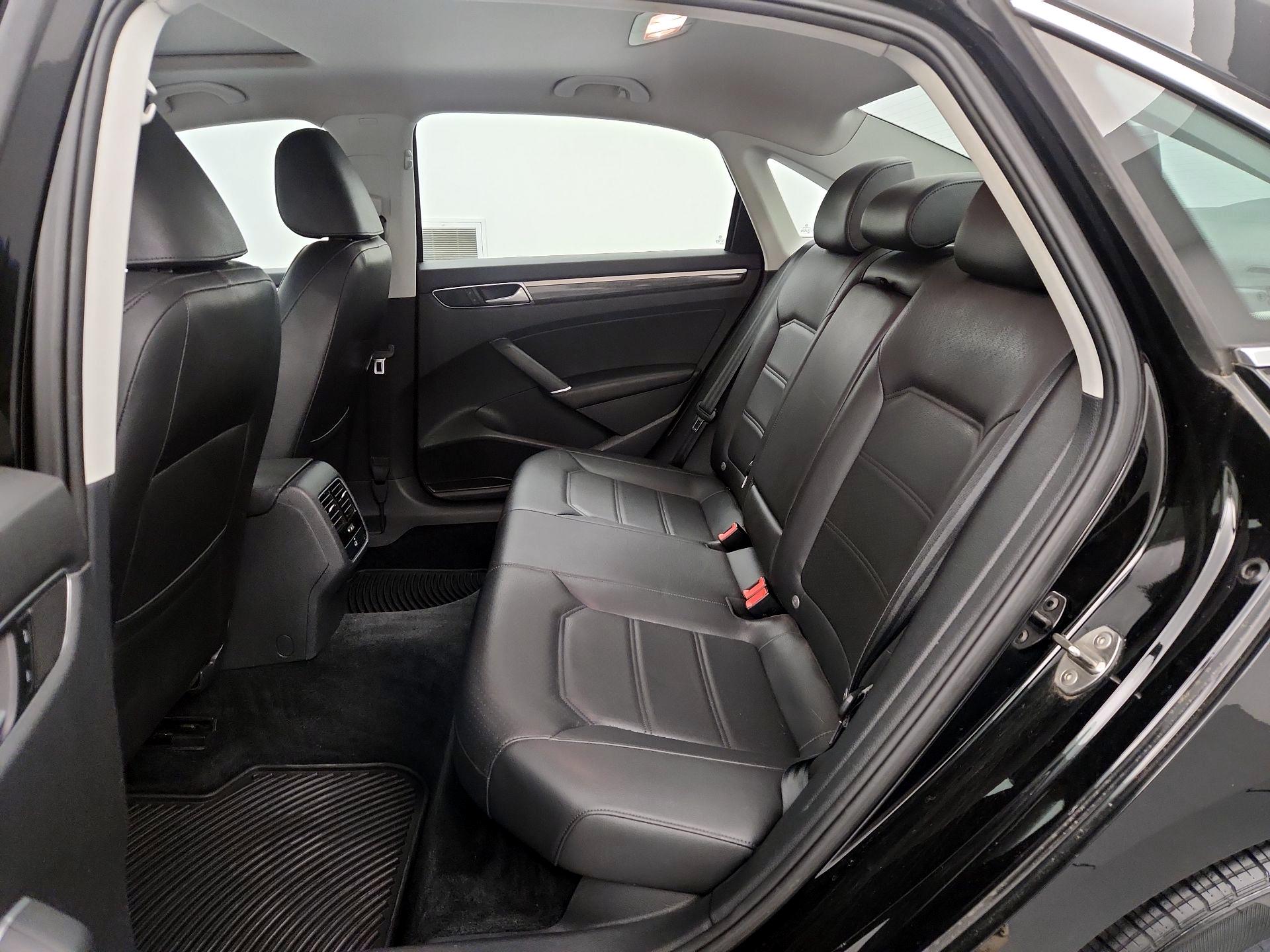 Thumbnail: 2016 Volkswagen Passat - 20