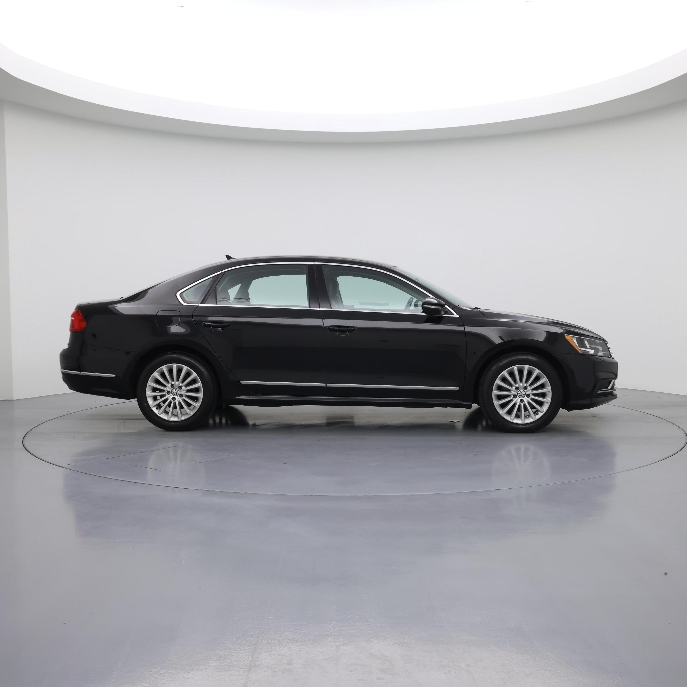 Thumbnail: 2016 Volkswagen Passat - 7