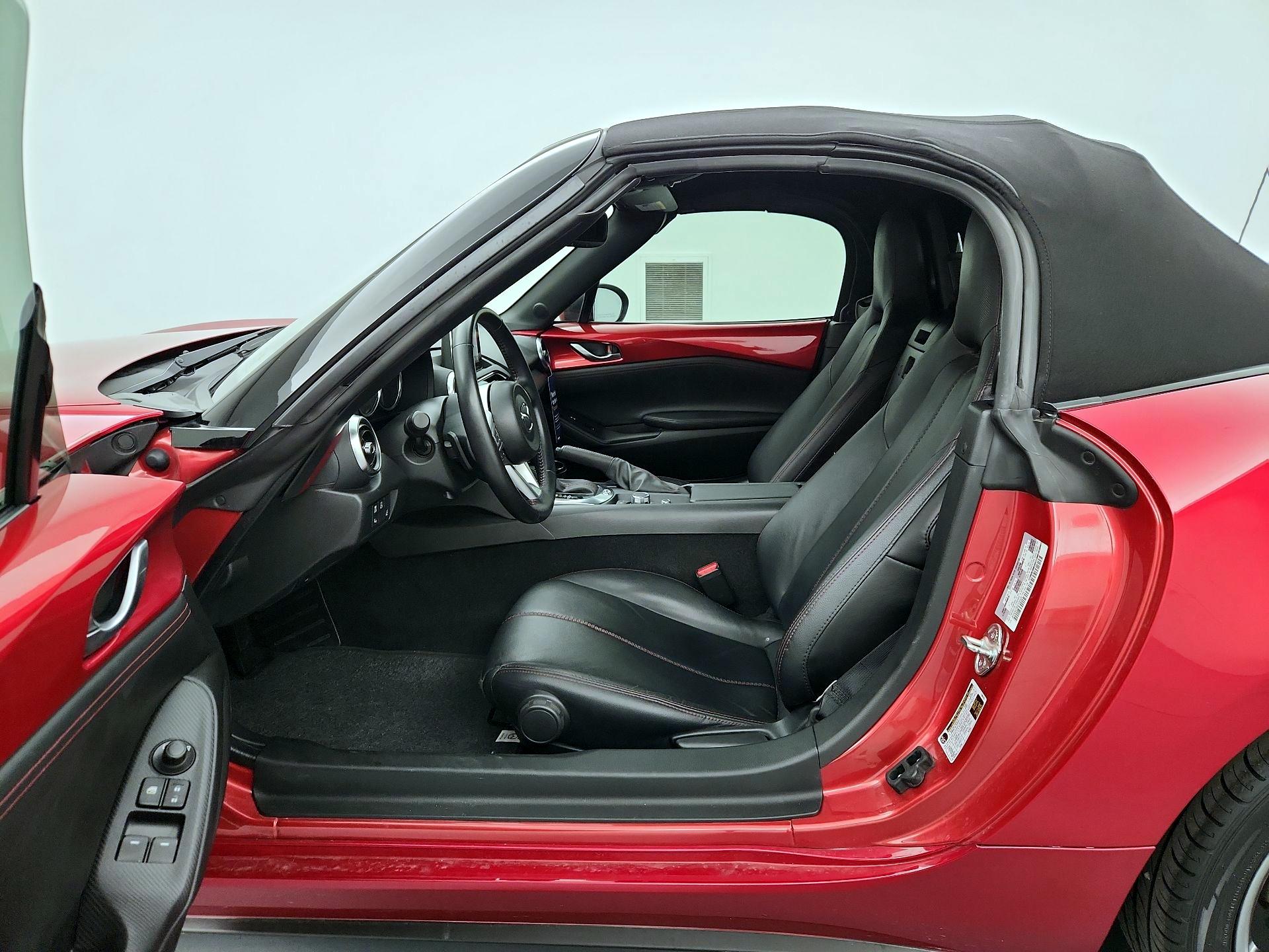 Thumbnail: 2016 Mazda MX-5 Miata - 11