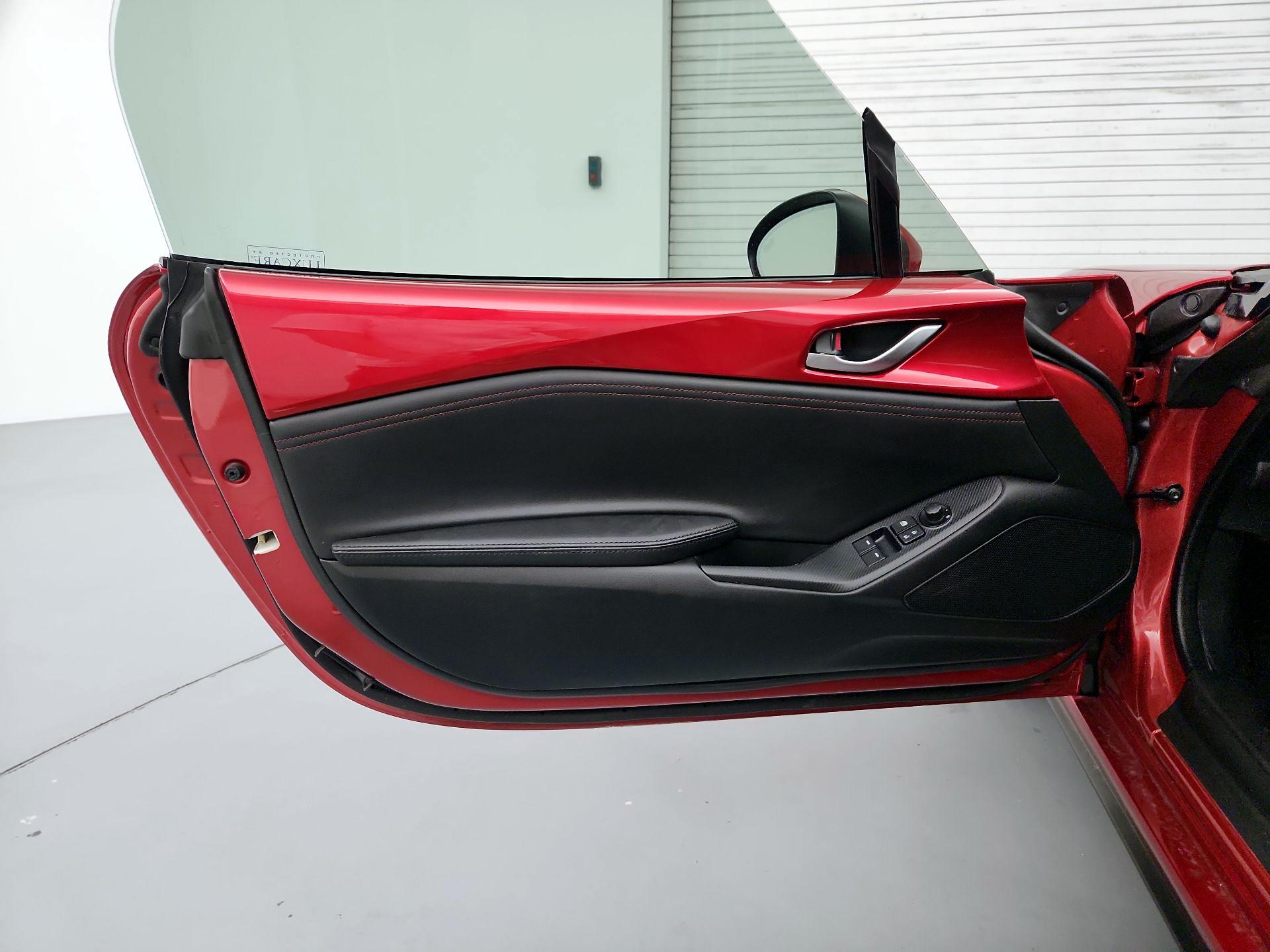 Thumbnail: 2016 Mazda MX-5 Miata - 12