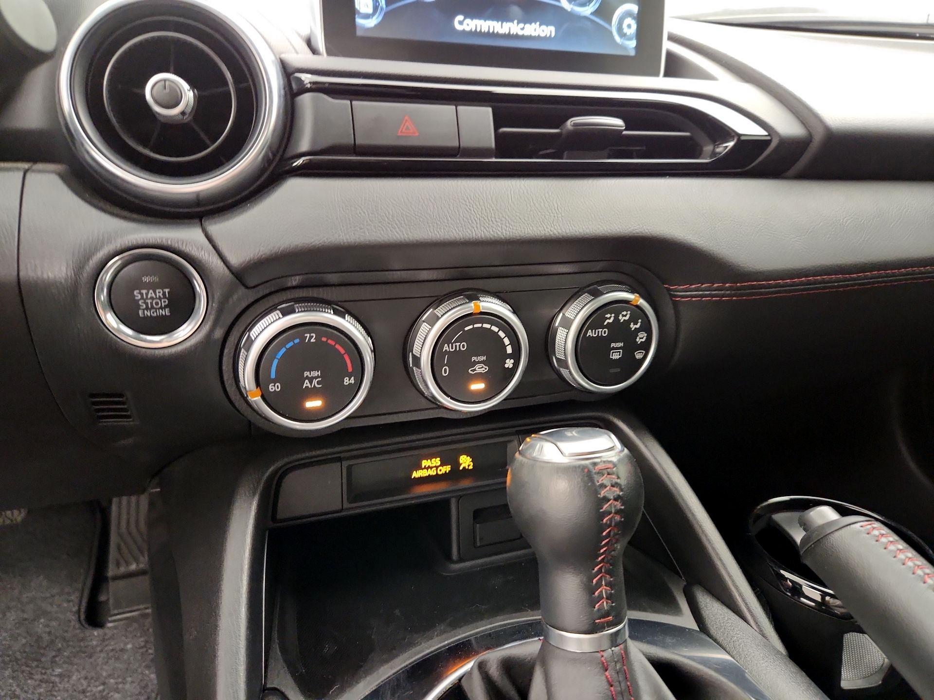 Thumbnail: 2016 Mazda MX-5 Miata - 16