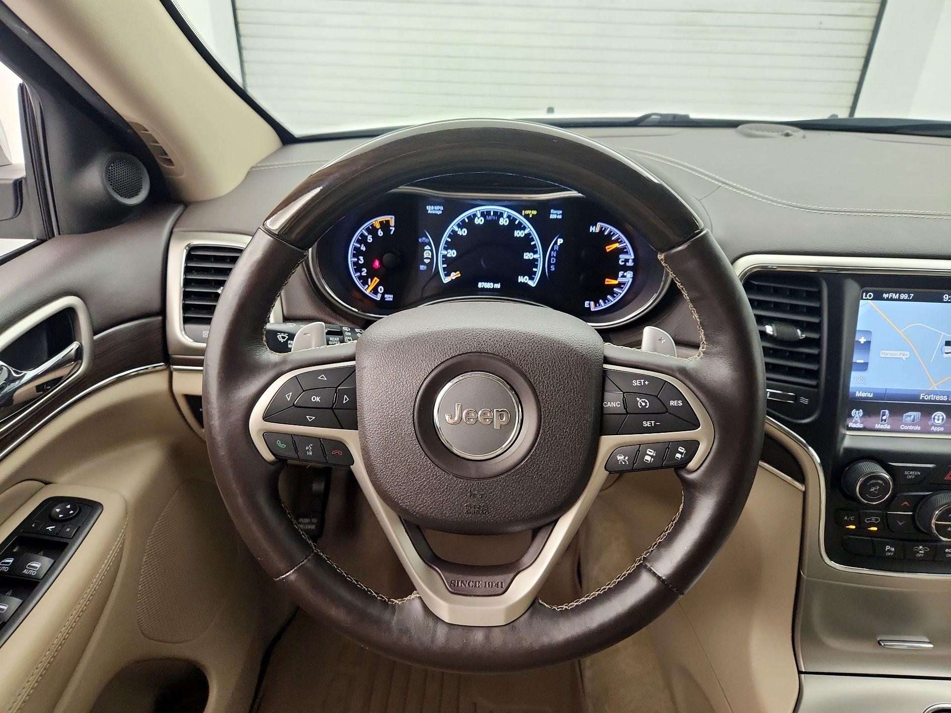 Thumbnail: 2015 Jeep Grand Cherokee - 10