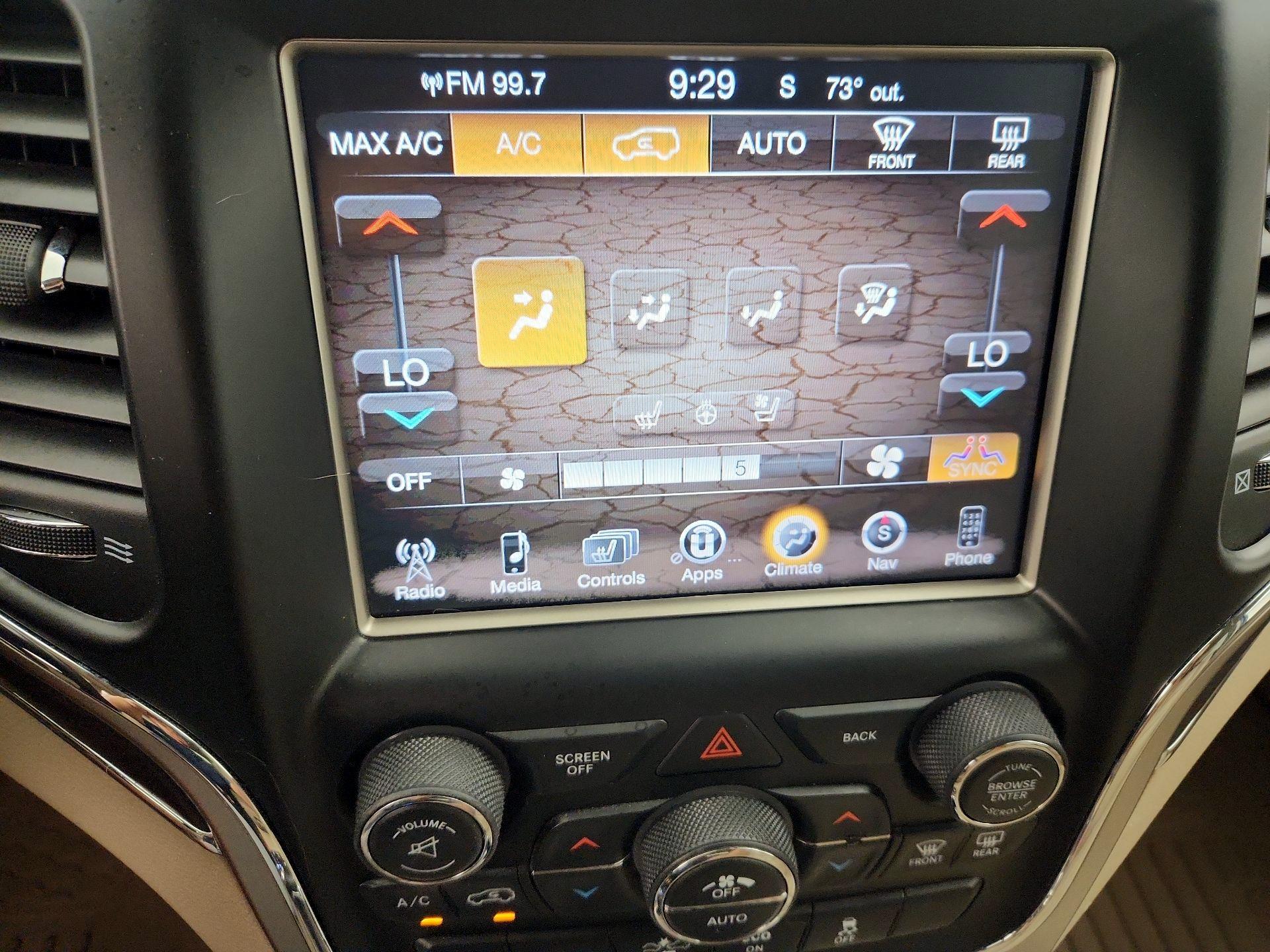 Thumbnail: 2015 Jeep Grand Cherokee - 16