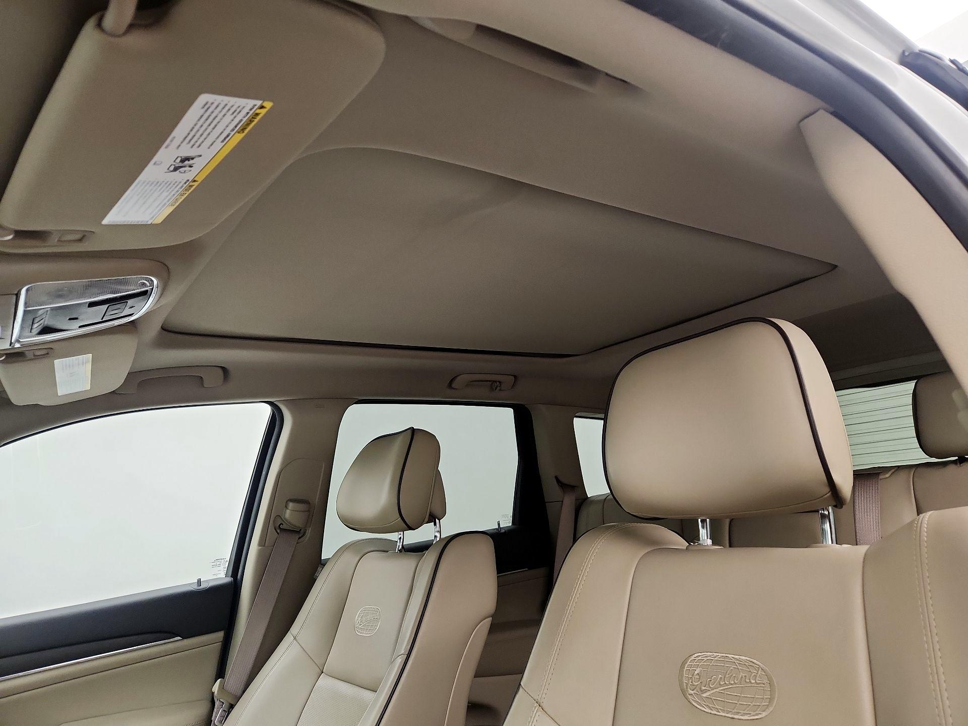 Thumbnail: 2015 Jeep Grand Cherokee - 20