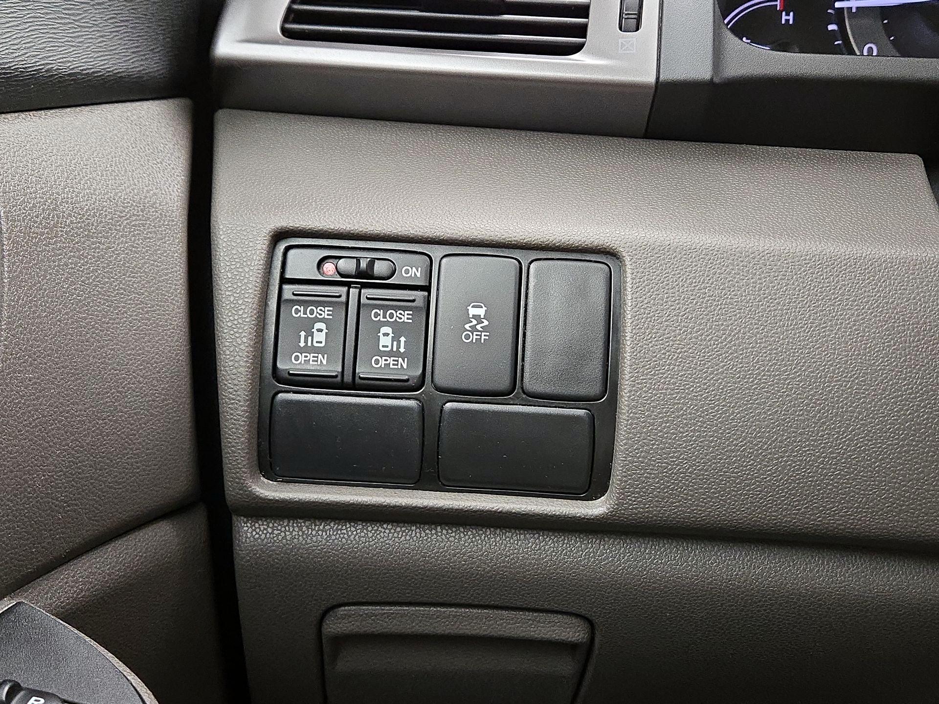 Thumbnail: 2016 Honda Odyssey - 13