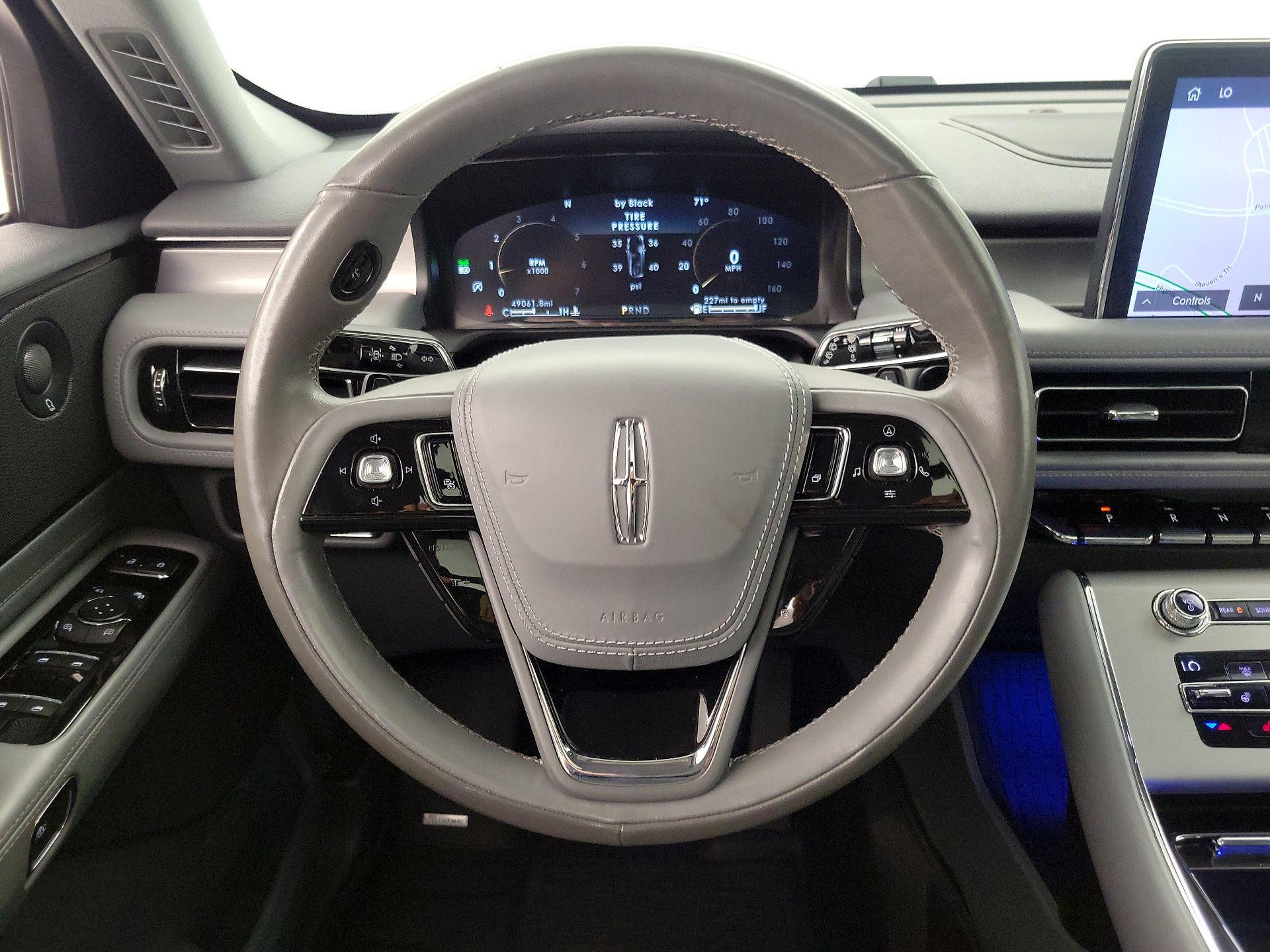 Thumbnail: 2020 Lincoln Aviator - 10