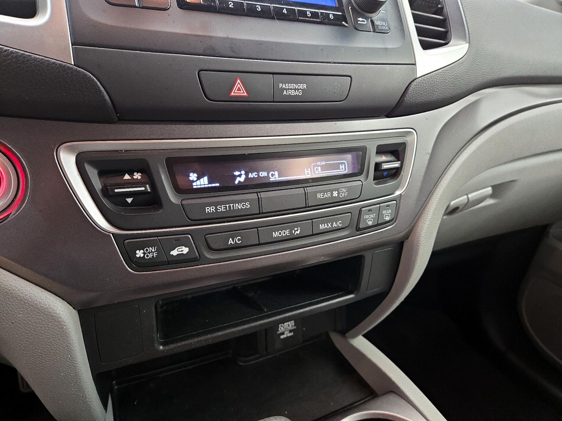 Thumbnail: 2016 Honda Pilot - 16
