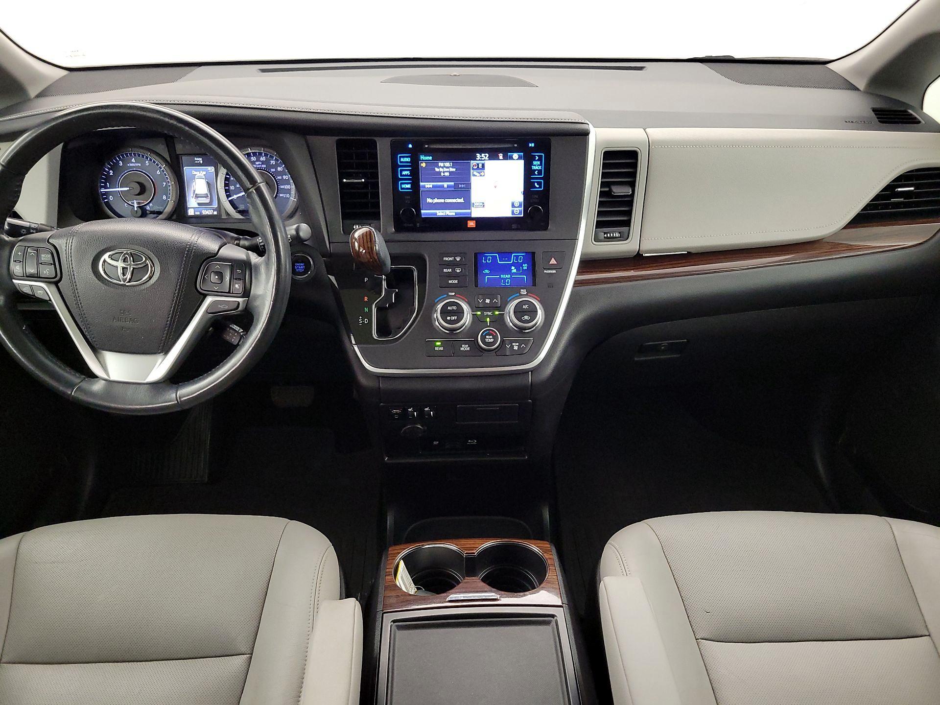 Thumbnail: 2015 Toyota Sienna - 9