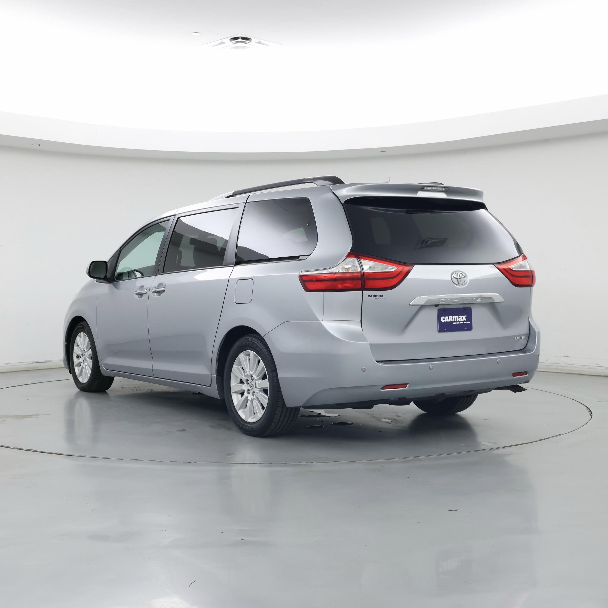 Thumbnail: 2015 Toyota Sienna - 2