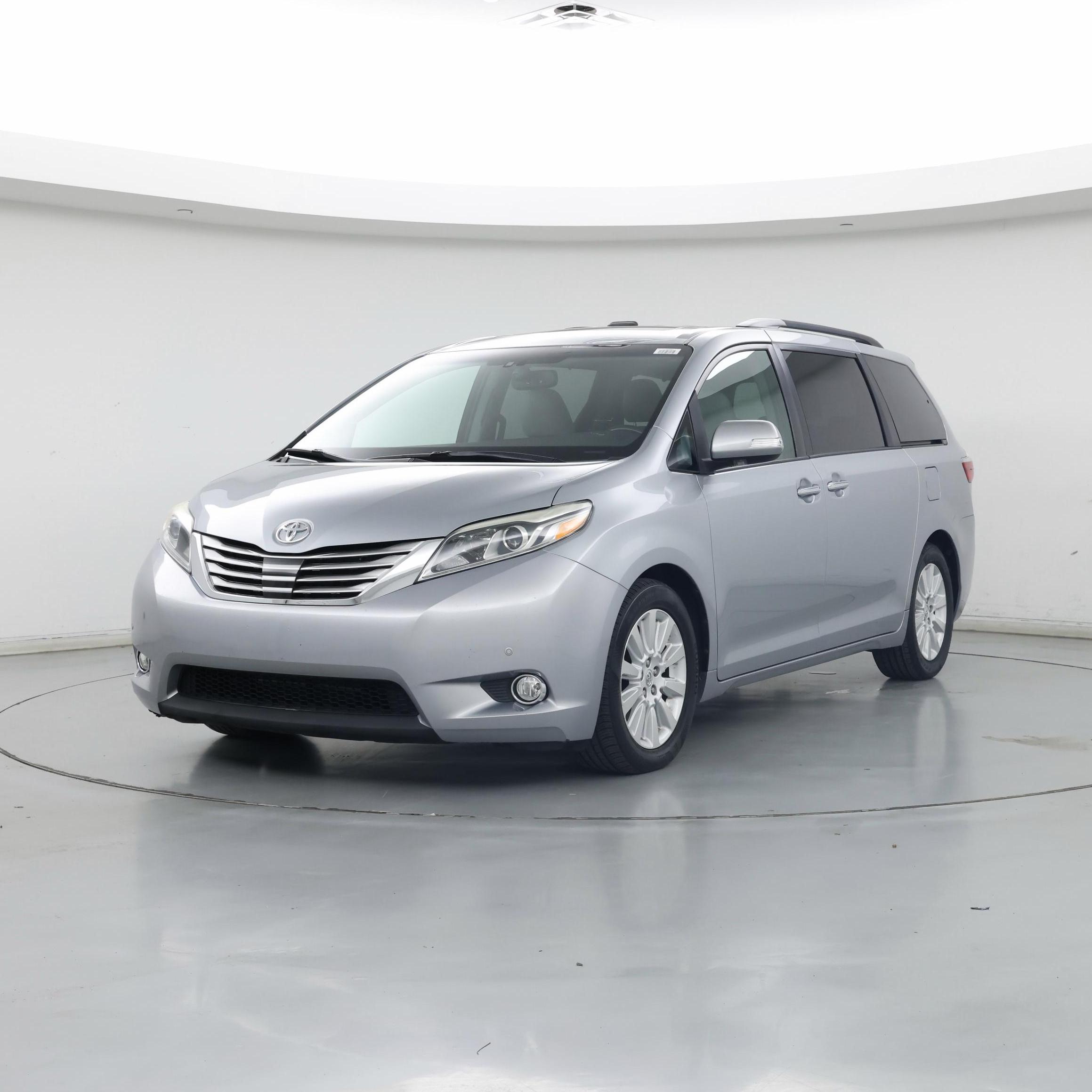 Thumbnail: 2015 Toyota Sienna - 4