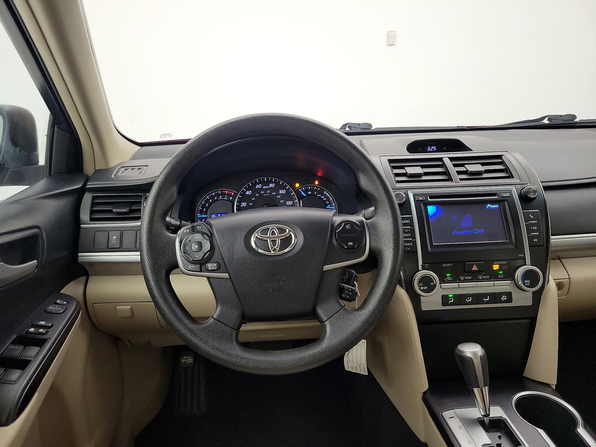 Thumbnail: 2014 Toyota Camry - 10