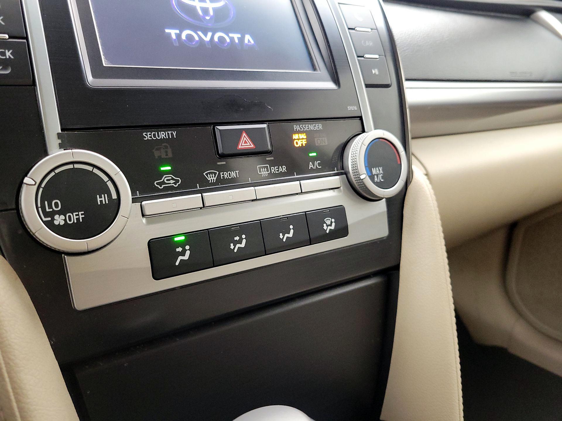 Thumbnail: 2014 Toyota Camry - 14