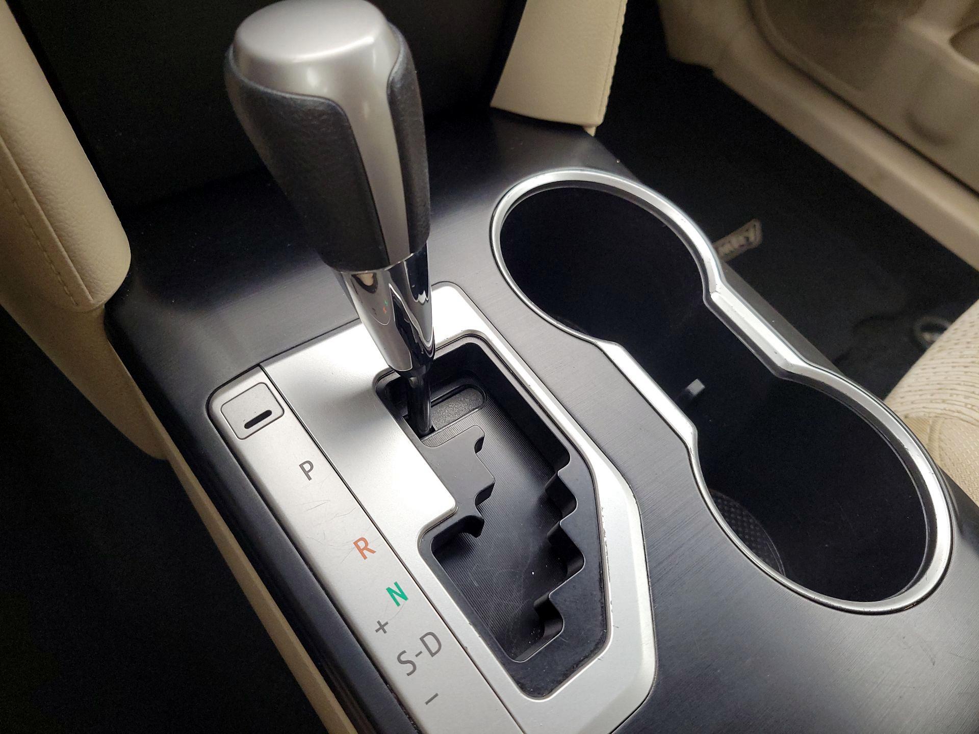 Thumbnail: 2014 Toyota Camry - 15