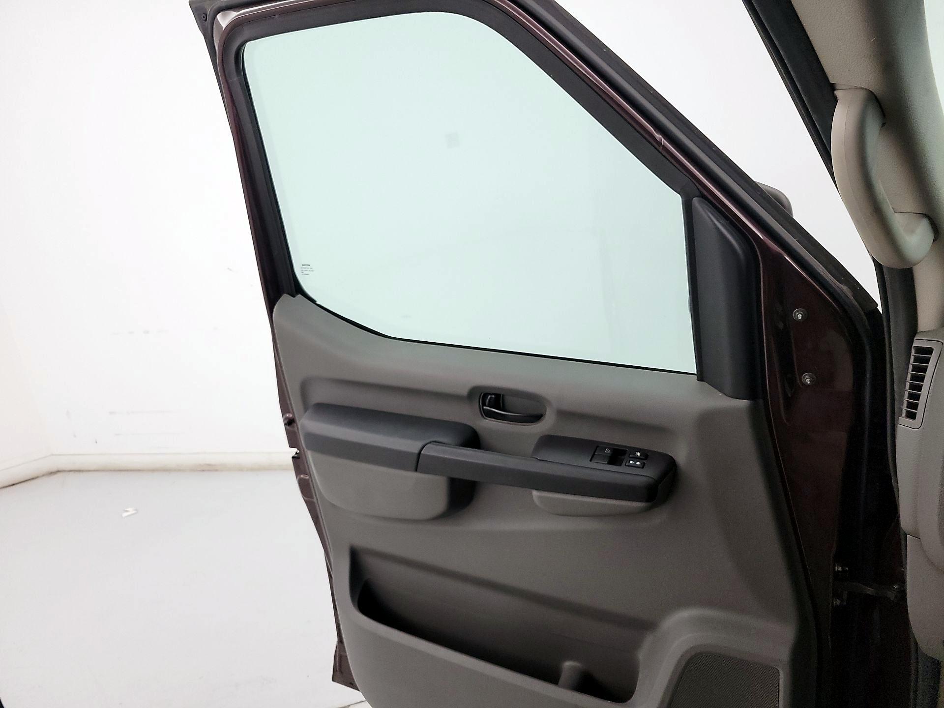Thumbnail: 2015 Nissan NV - 12