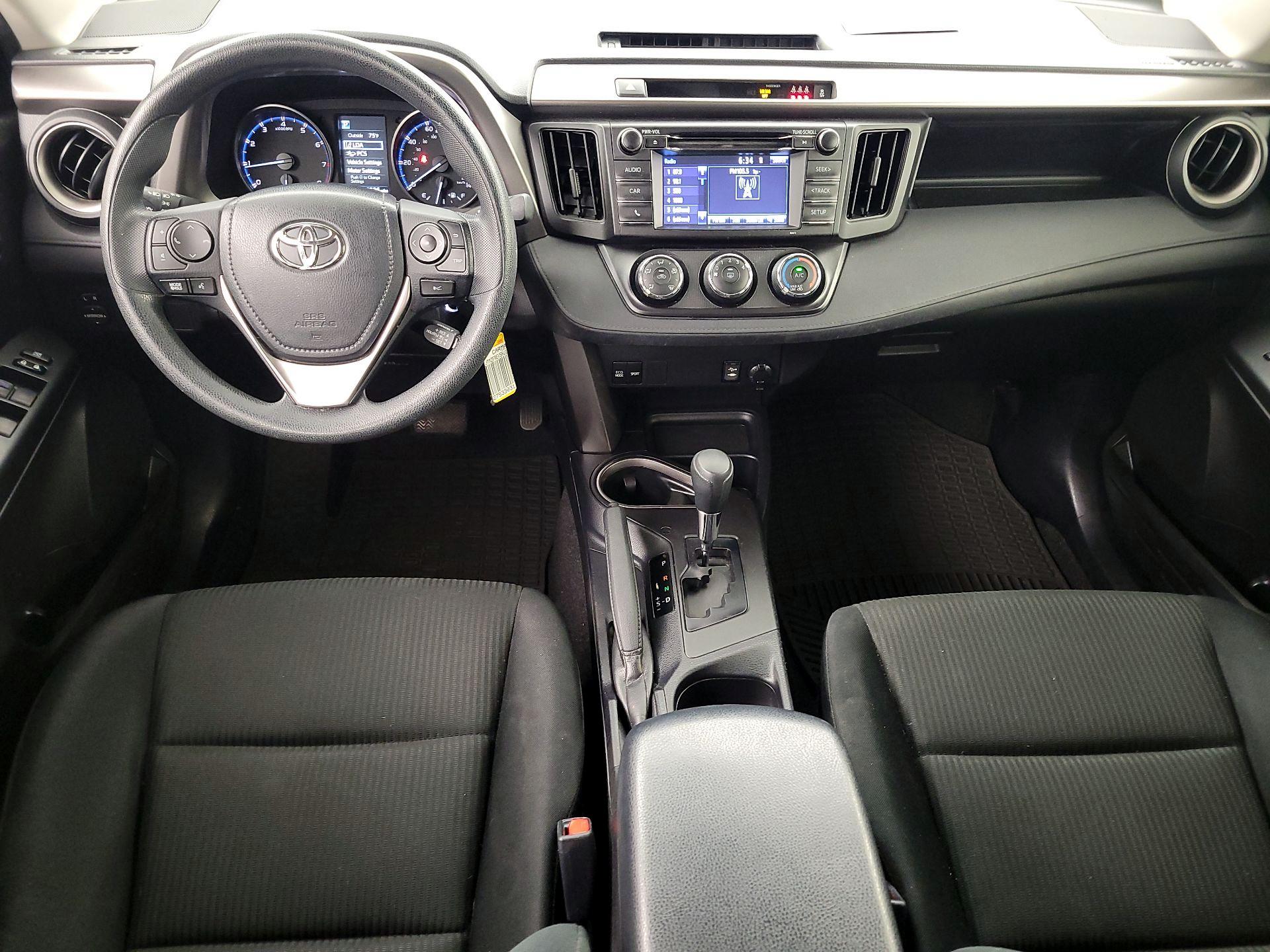 Thumbnail: 2017 Toyota RAV4 - 9