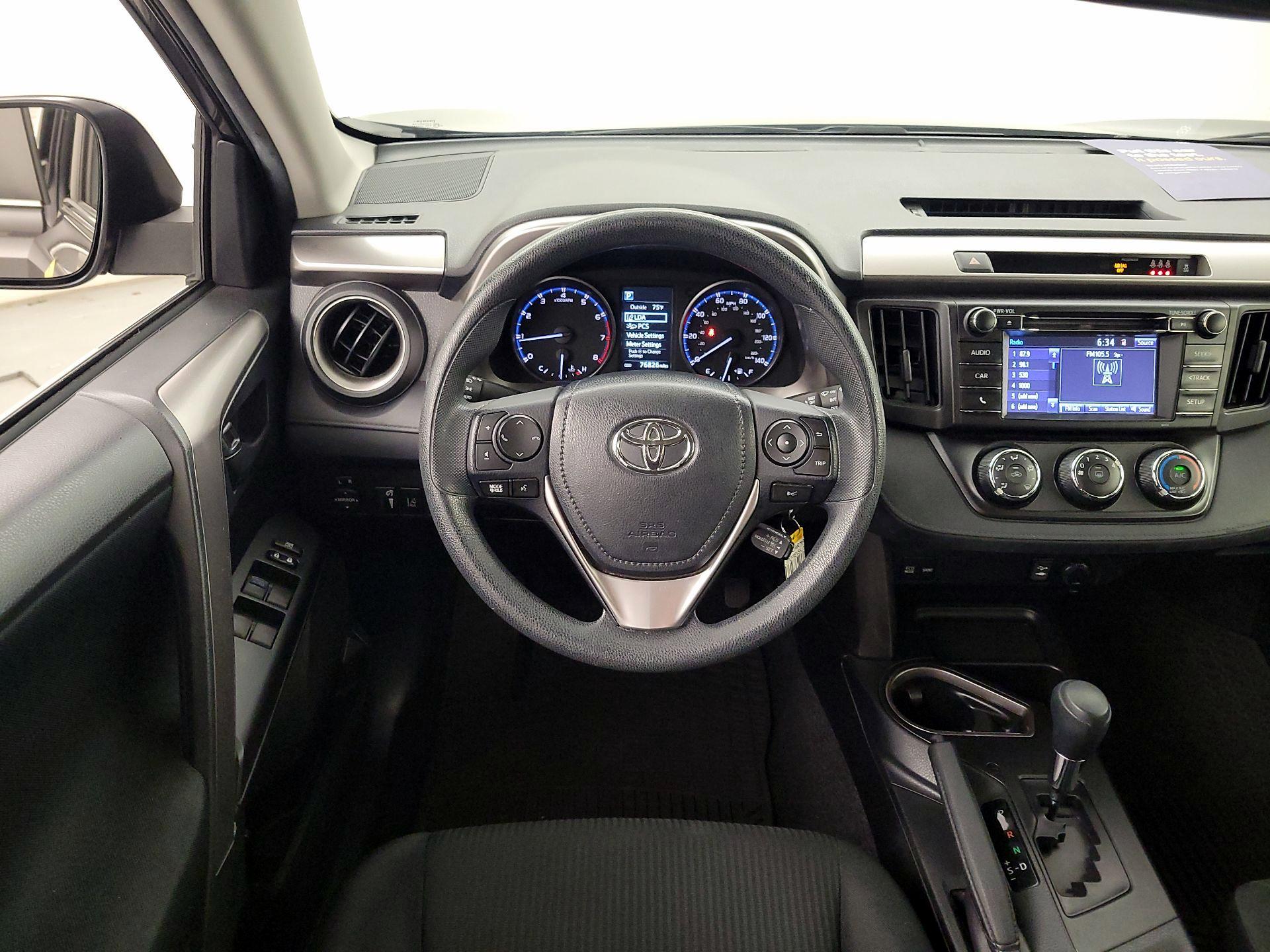 Thumbnail: 2017 Toyota RAV4 - 10