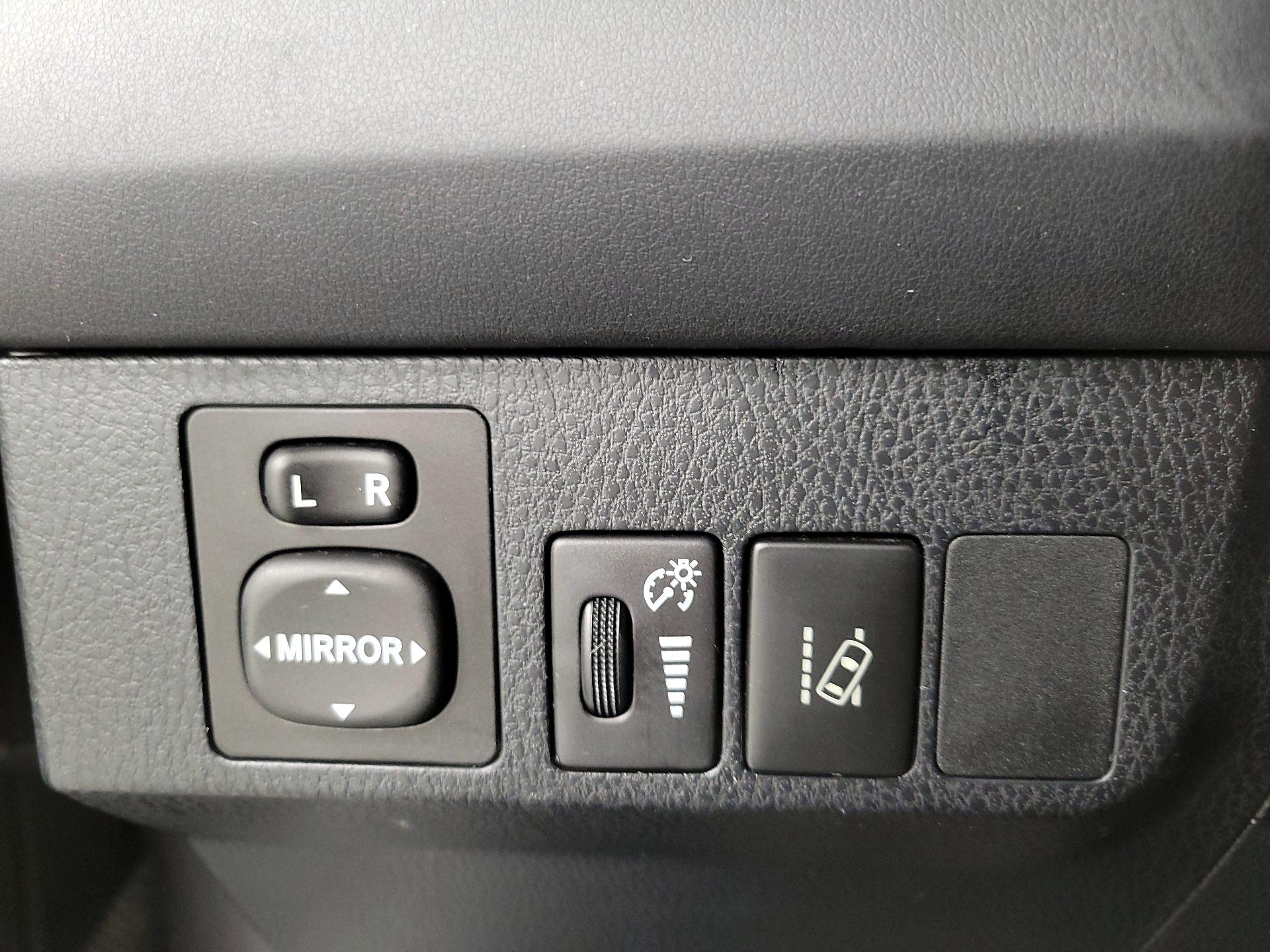 Thumbnail: 2017 Toyota RAV4 - 13