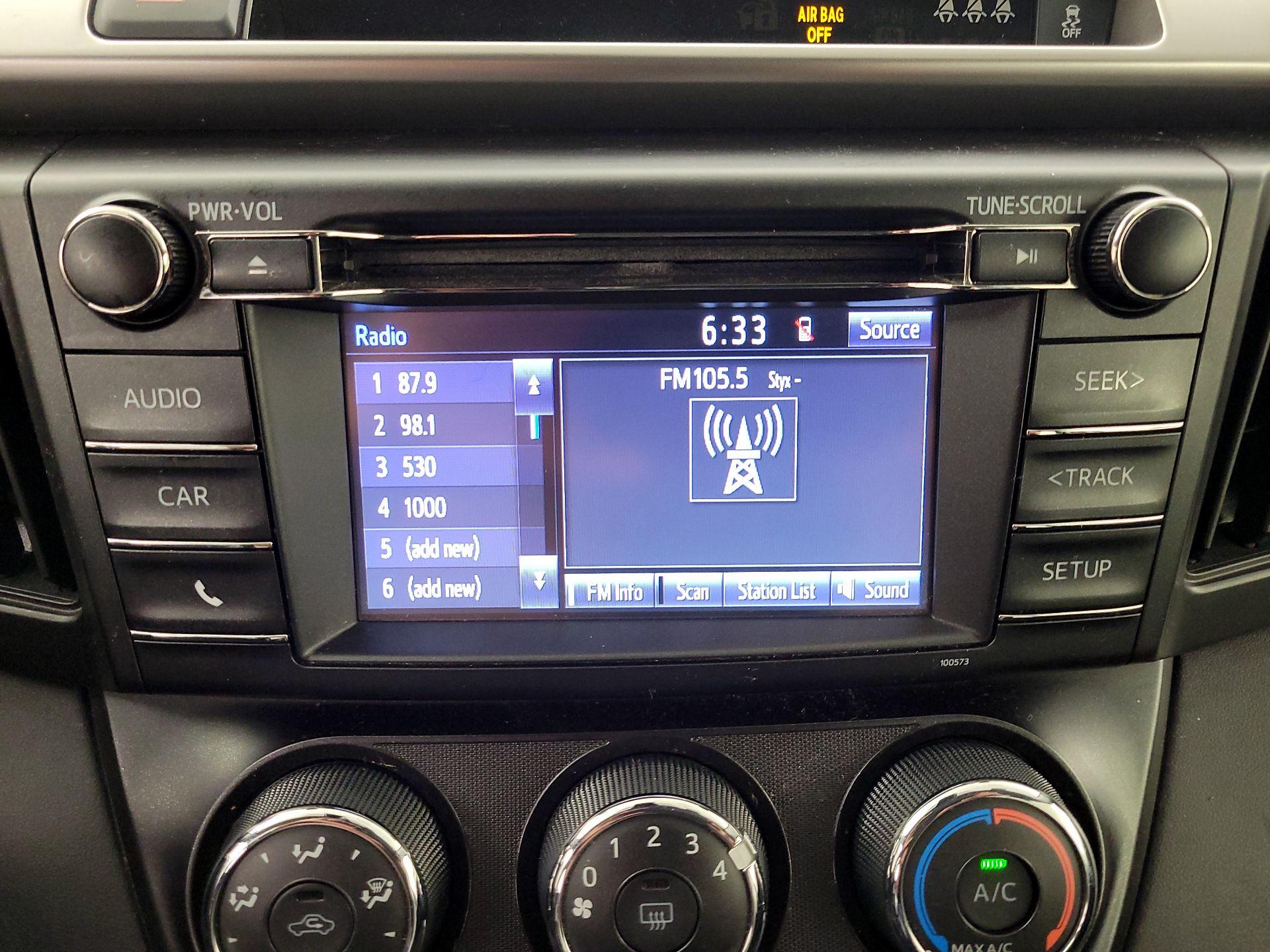 Thumbnail: 2017 Toyota RAV4 - 15