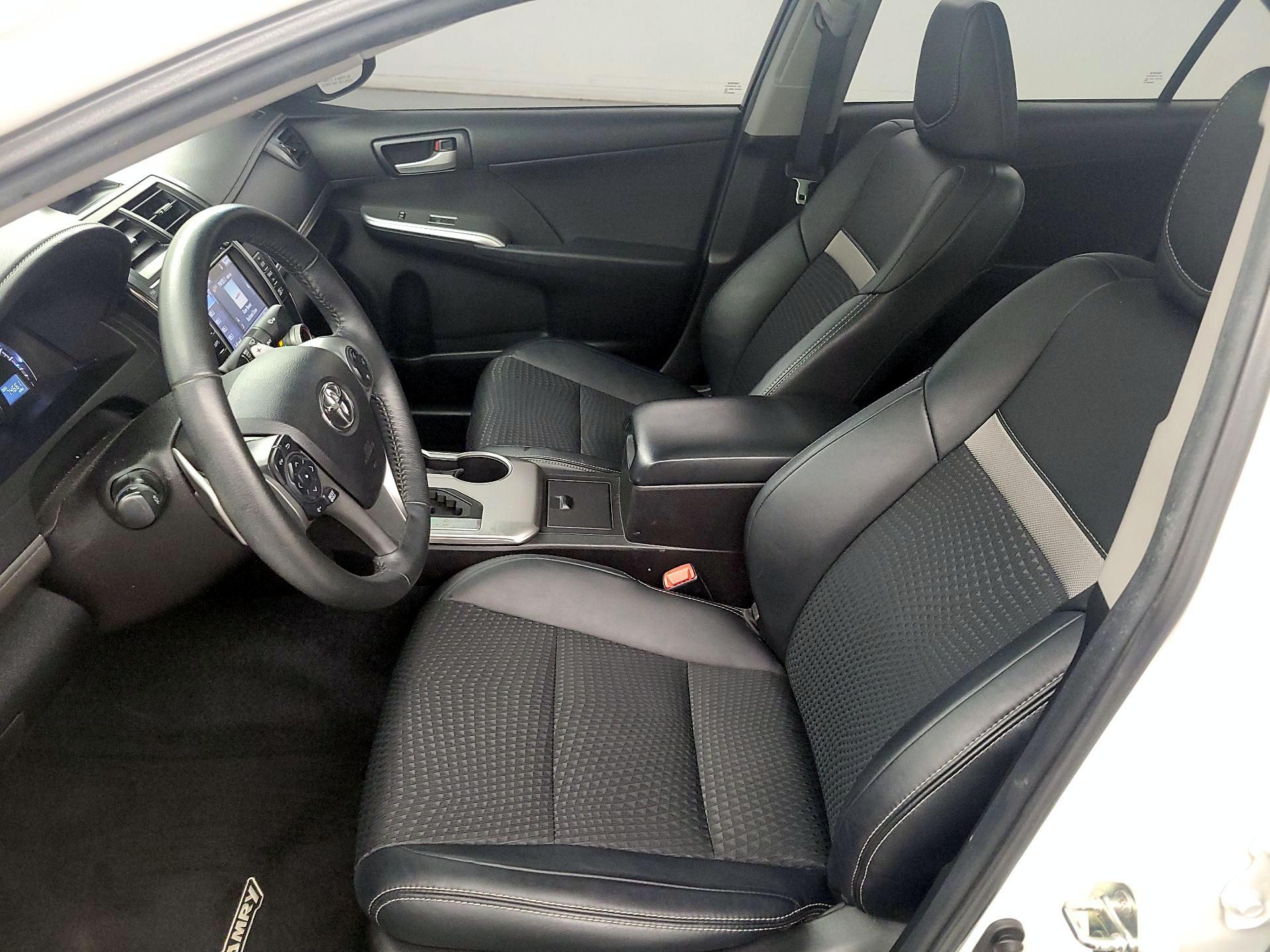 Thumbnail: 2014 Toyota Camry - 11