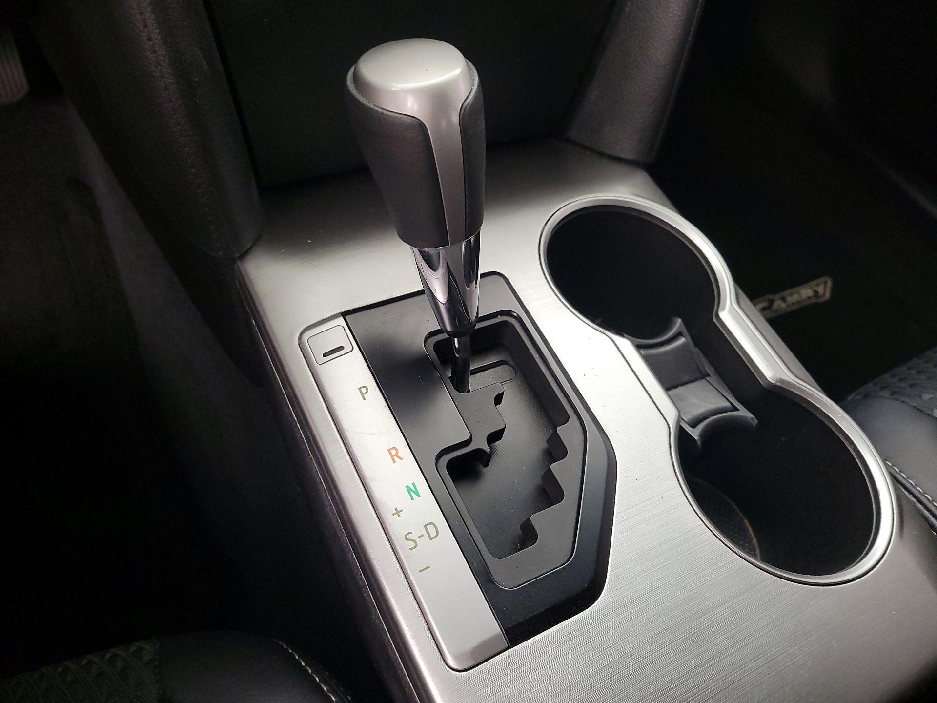 Thumbnail: 2014 Toyota Camry - 17