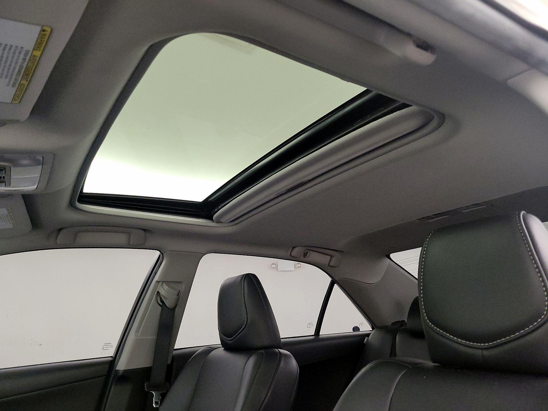 Thumbnail: 2014 Toyota Camry - 19