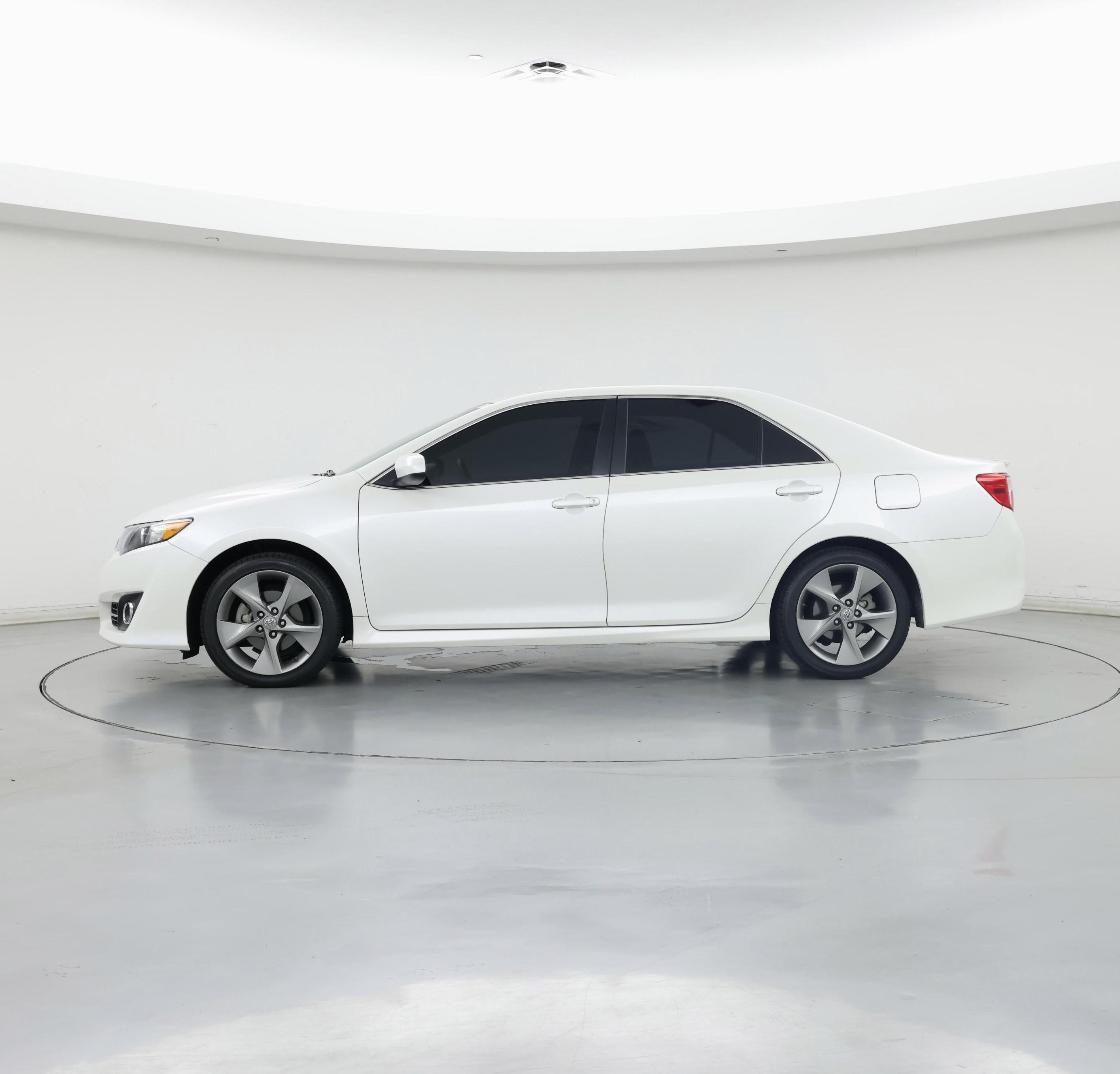 Thumbnail: 2014 Toyota Camry - 3