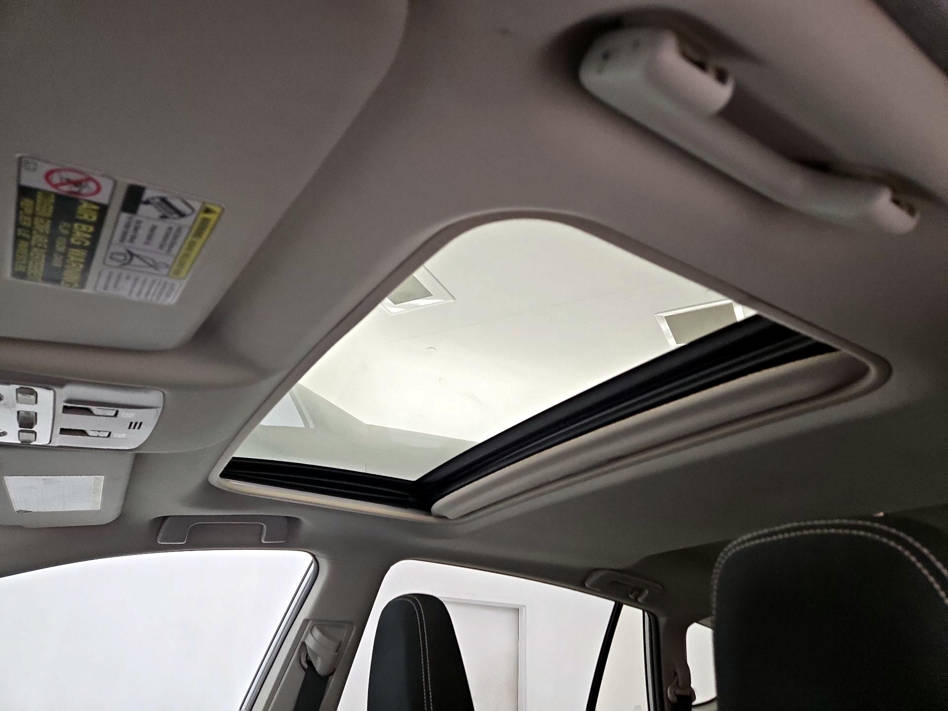 Thumbnail: 2013 Toyota RAV4 - 19