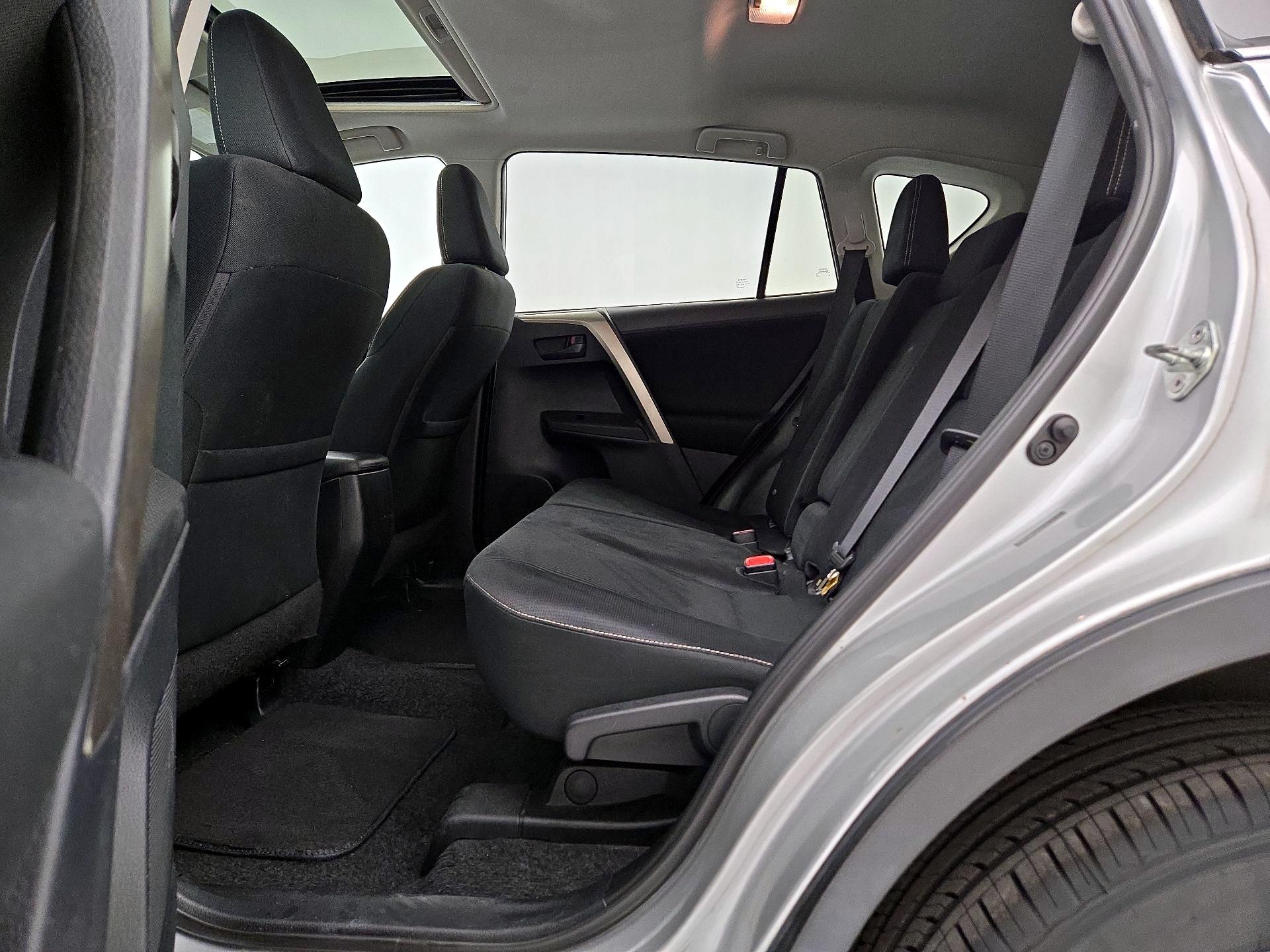 Thumbnail: 2013 Toyota RAV4 - 20